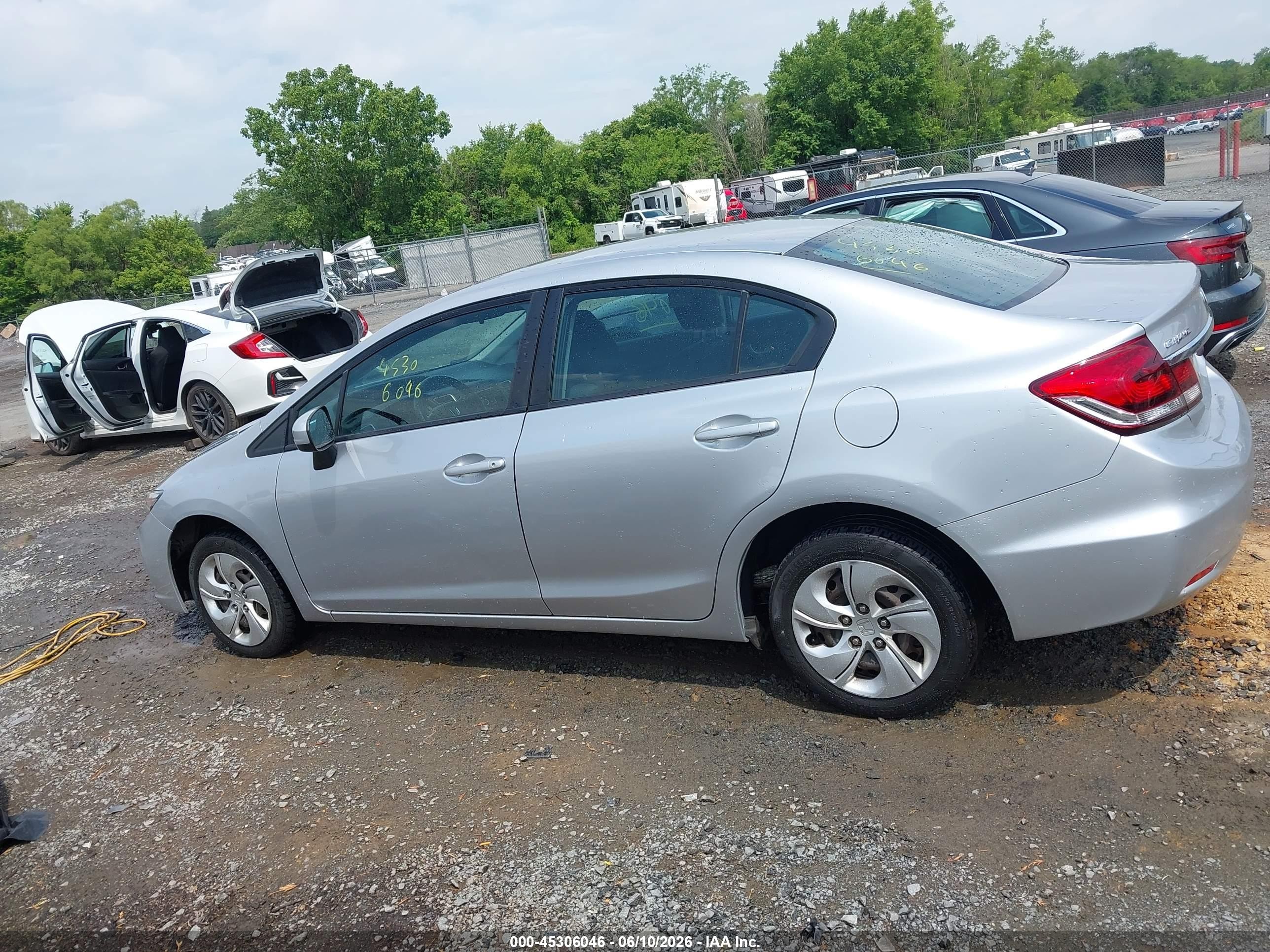 2015 Honda Civic Lx Silver vin: 19XFB2F57FE280101