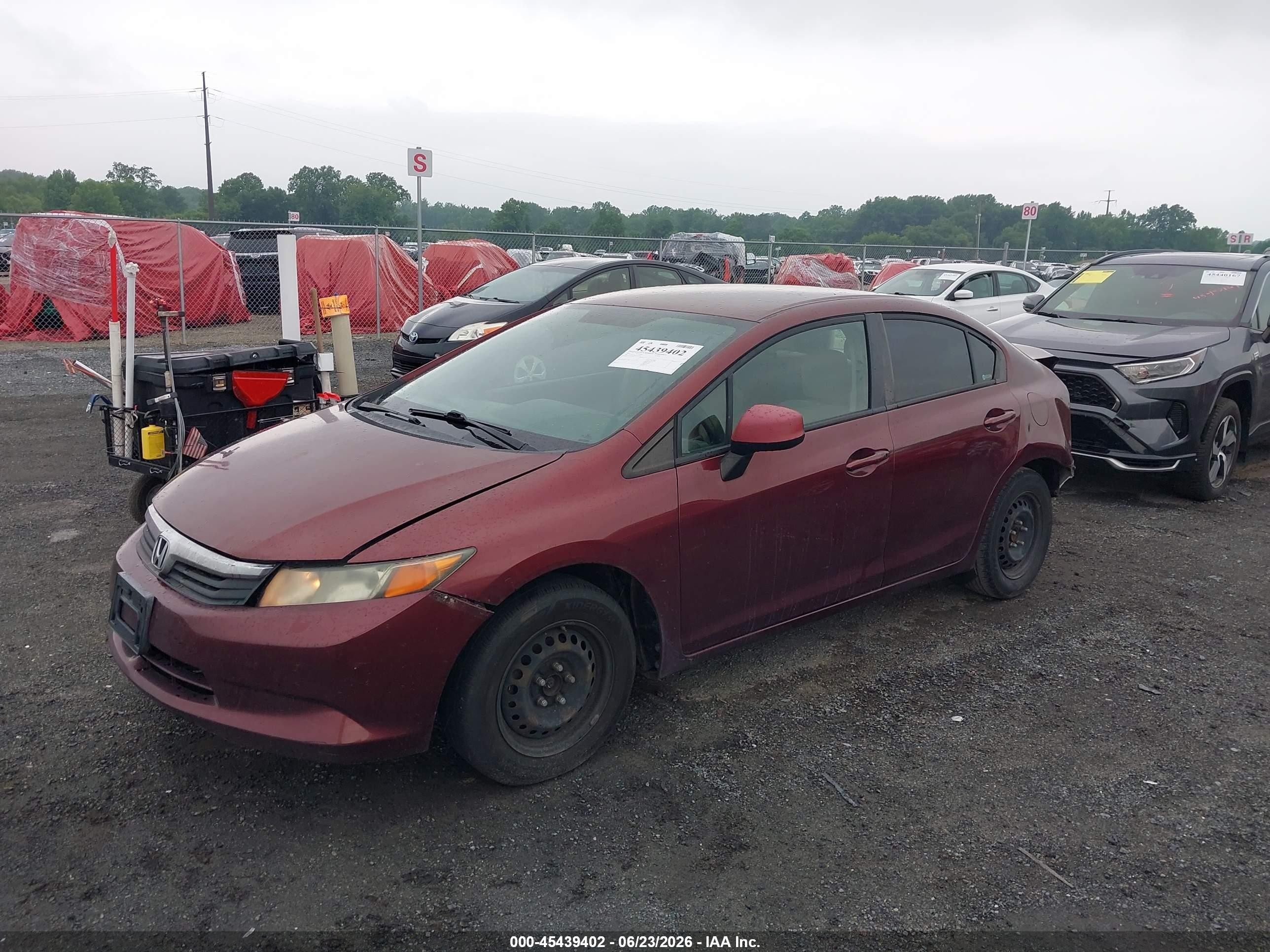 2012 Honda Civic Lx Burgundy vin: 19XFB2F58CE323162