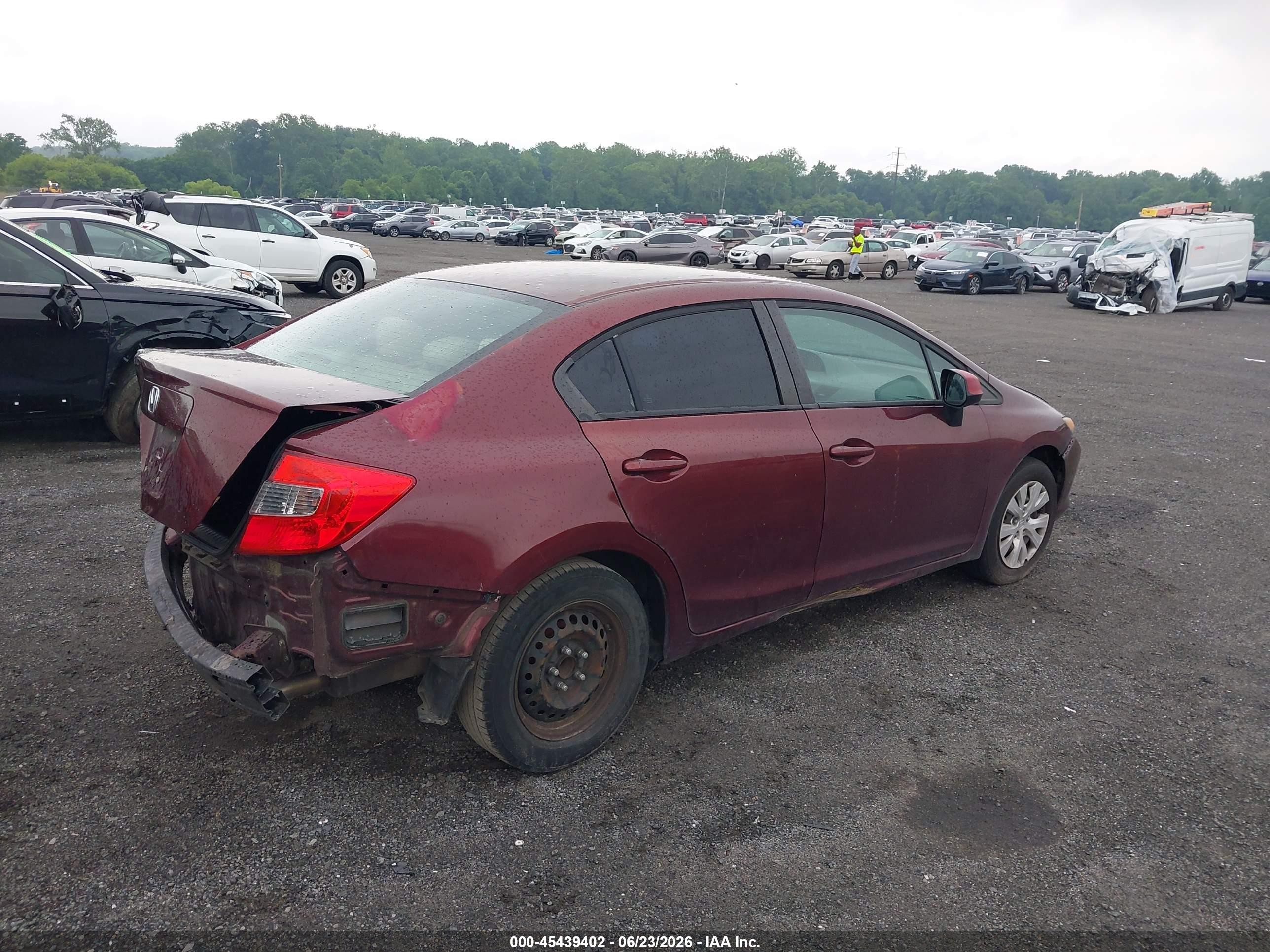 2012 Honda Civic Lx Burgundy vin: 19XFB2F58CE323162