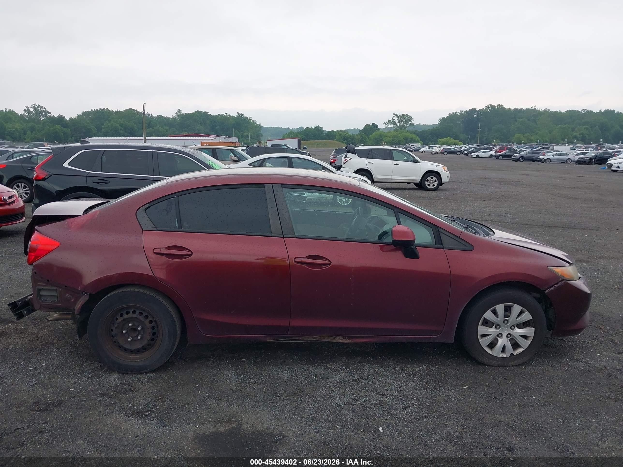 2012 Honda Civic Lx Burgundy vin: 19XFB2F58CE323162