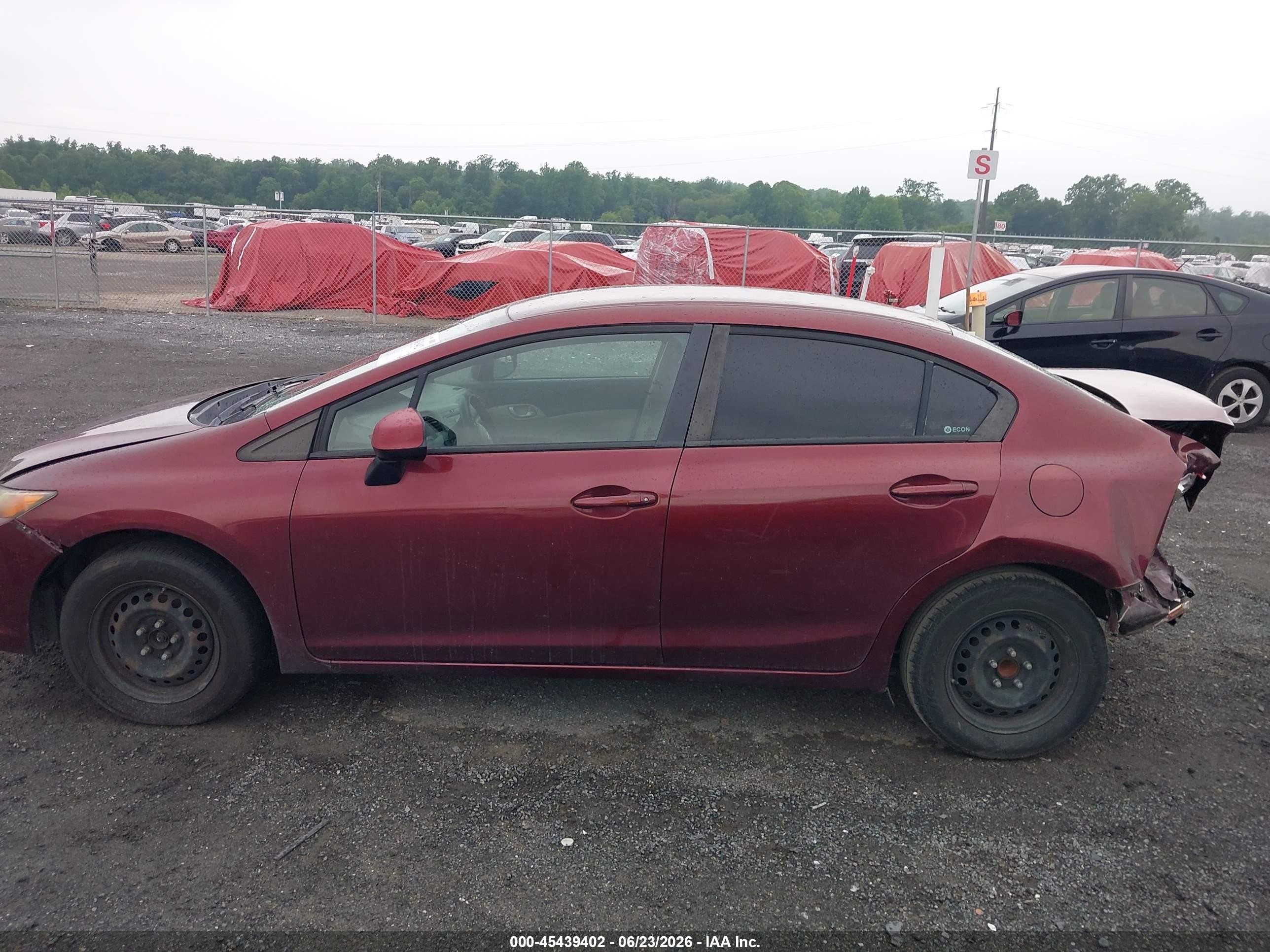 2012 Honda Civic Lx Burgundy vin: 19XFB2F58CE323162