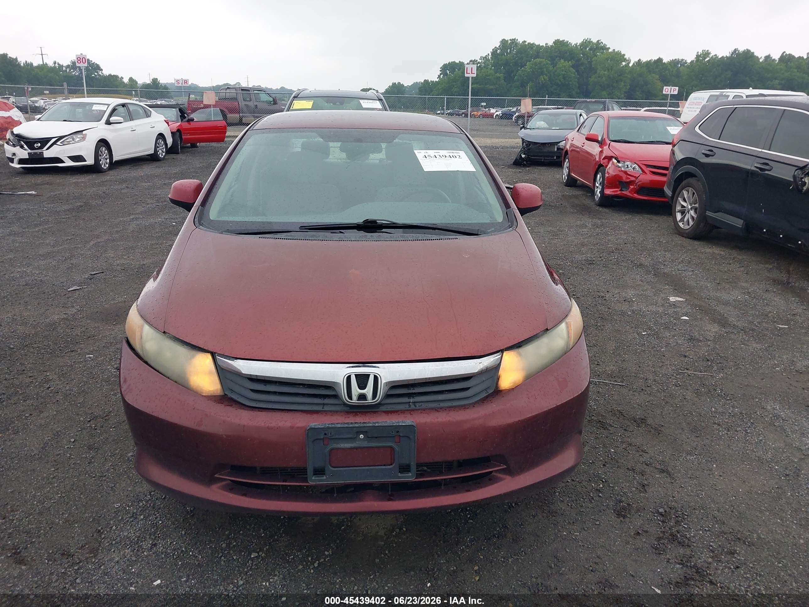 2012 Honda Civic Lx Burgundy vin: 19XFB2F58CE323162