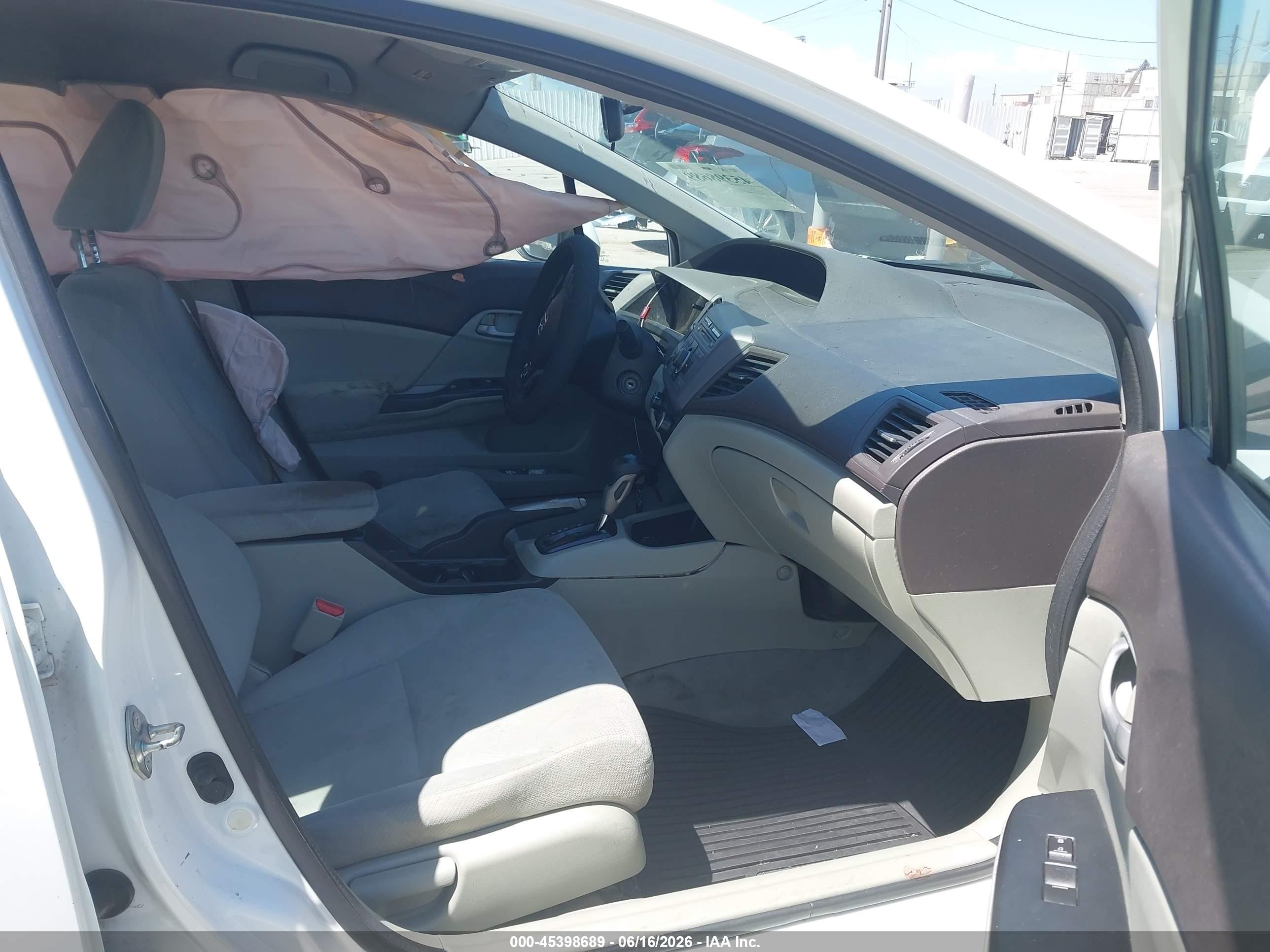 2012 Honda Civic Lx White vin: 19XFB2F58CE351348