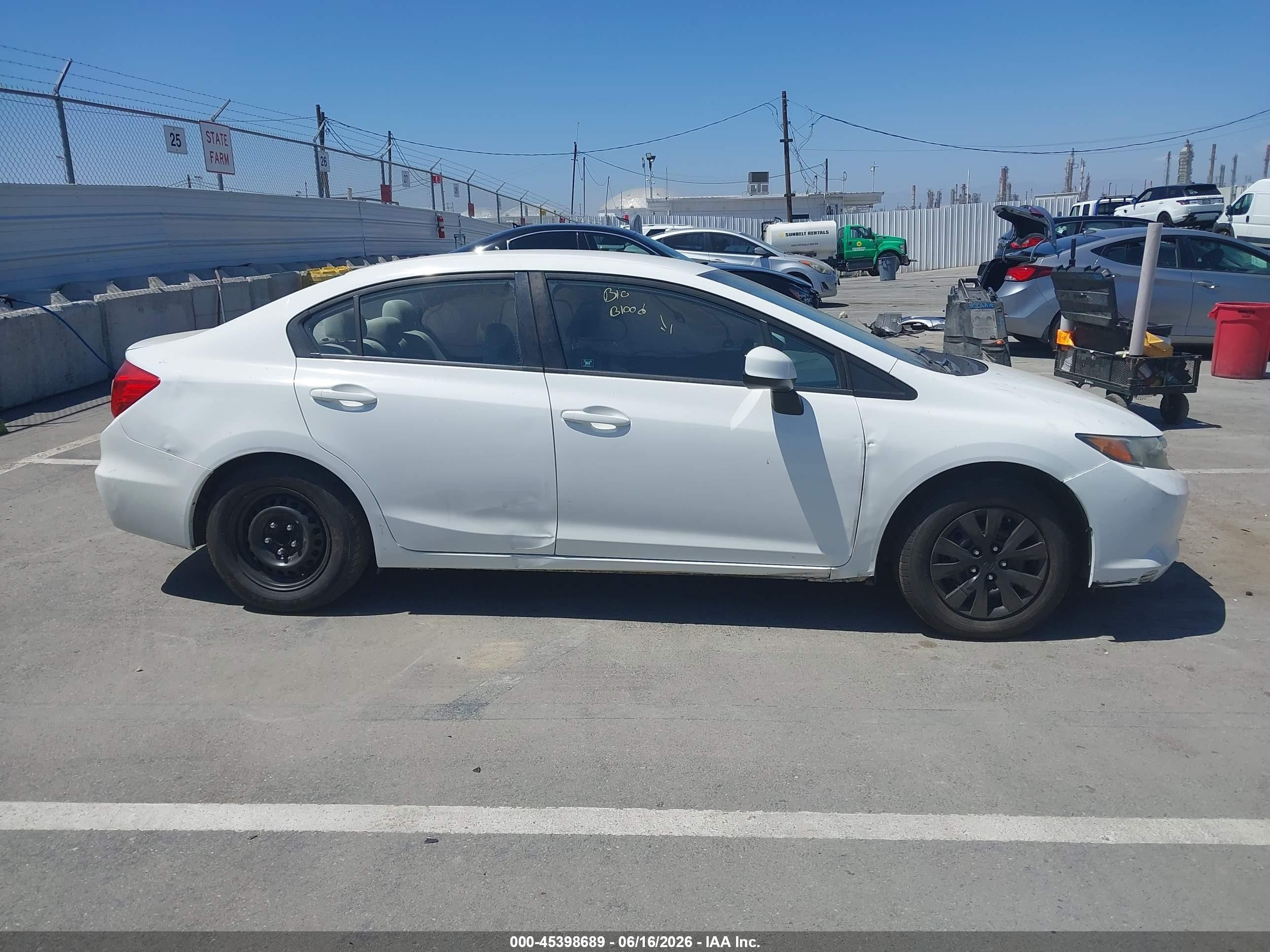 2012 Honda Civic Lx White vin: 19XFB2F58CE351348
