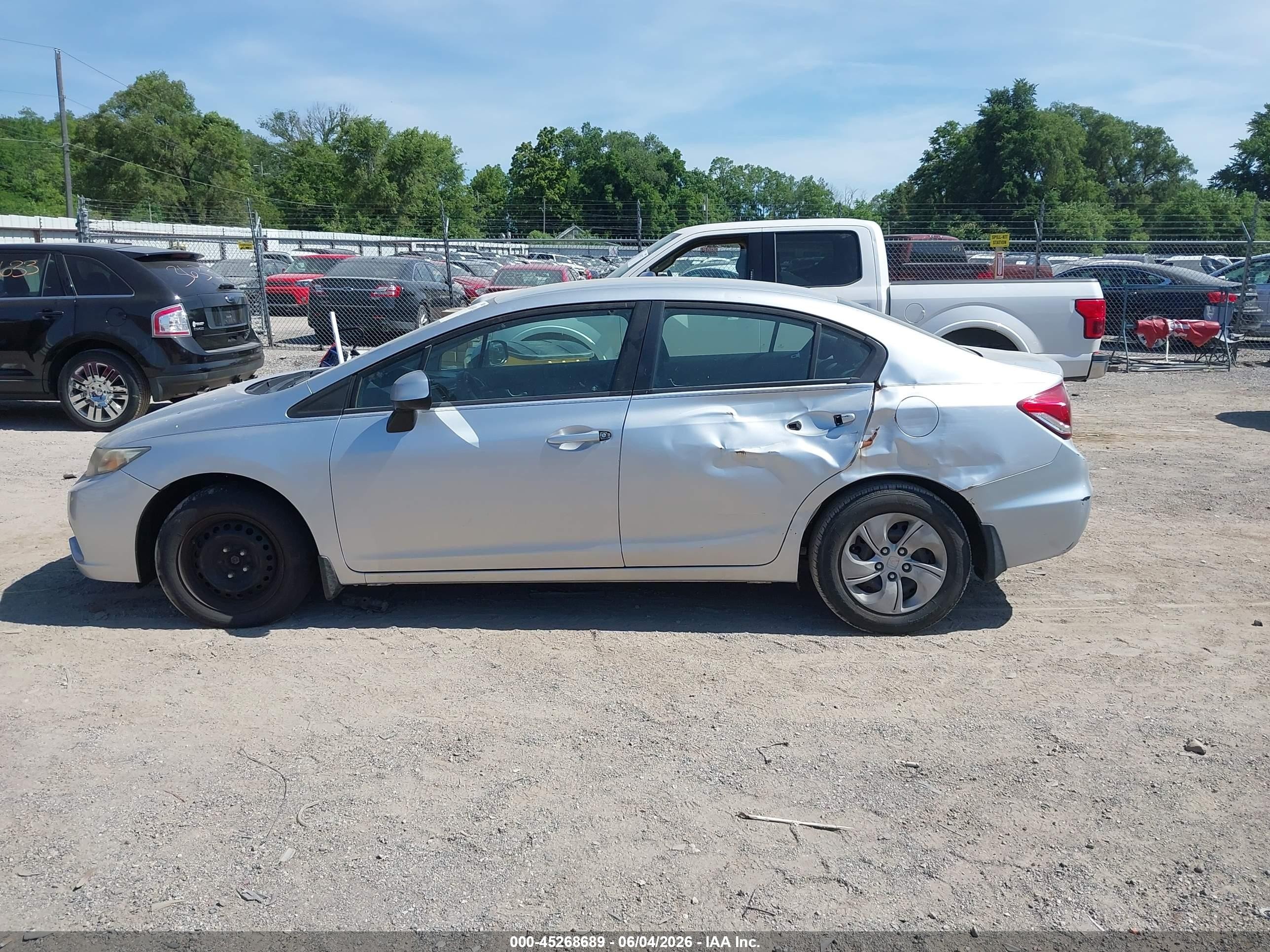 2013 Honda Civic Lx Silver vin: 19XFB2F58DE050595