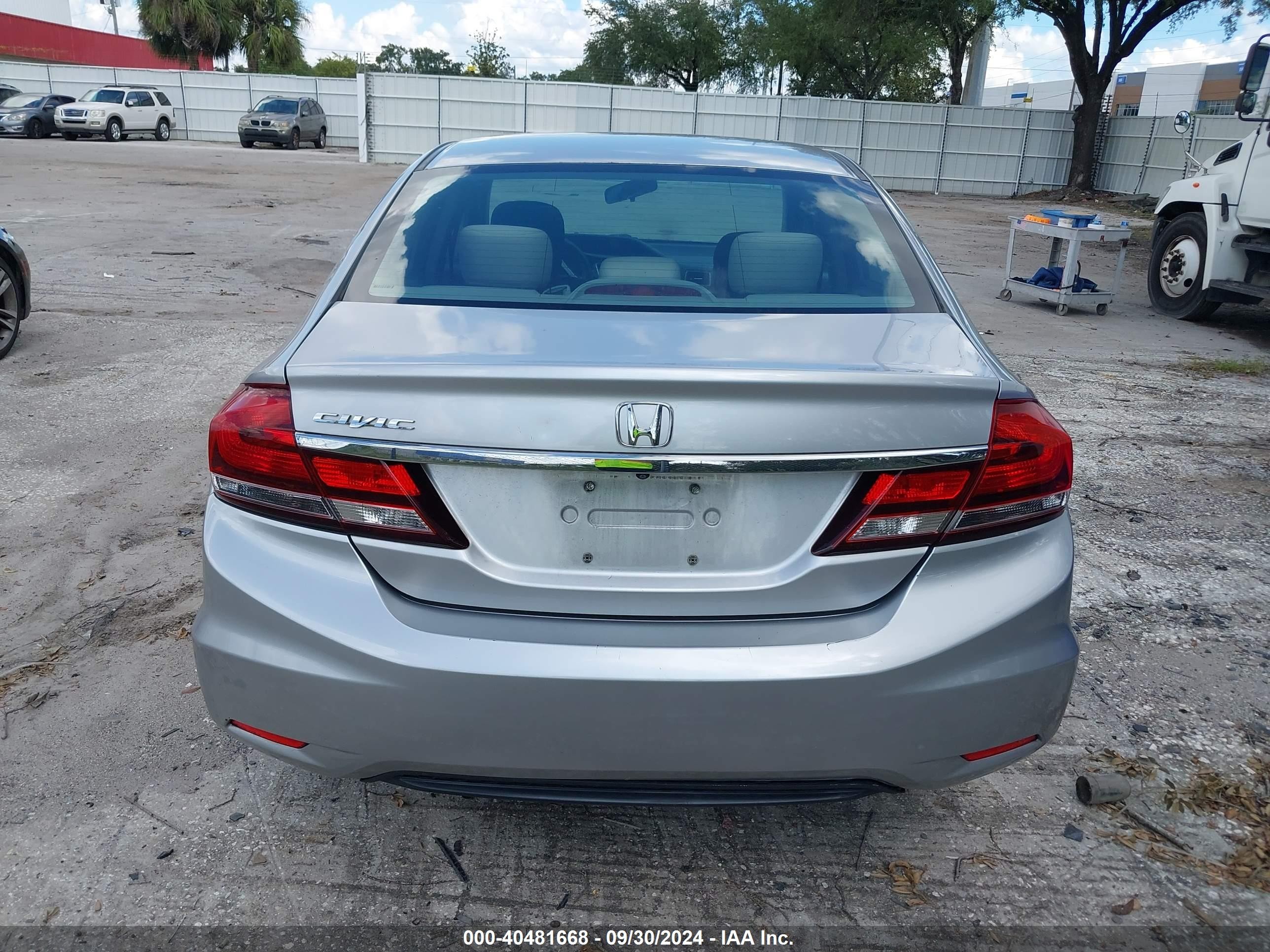 2013 Honda Civic Lx Silver vin: 19XFB2F58DE053349
