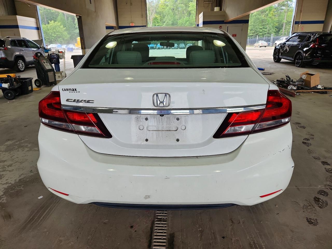 2014 Honda Civic White vin: 19XFB2F58EE204109