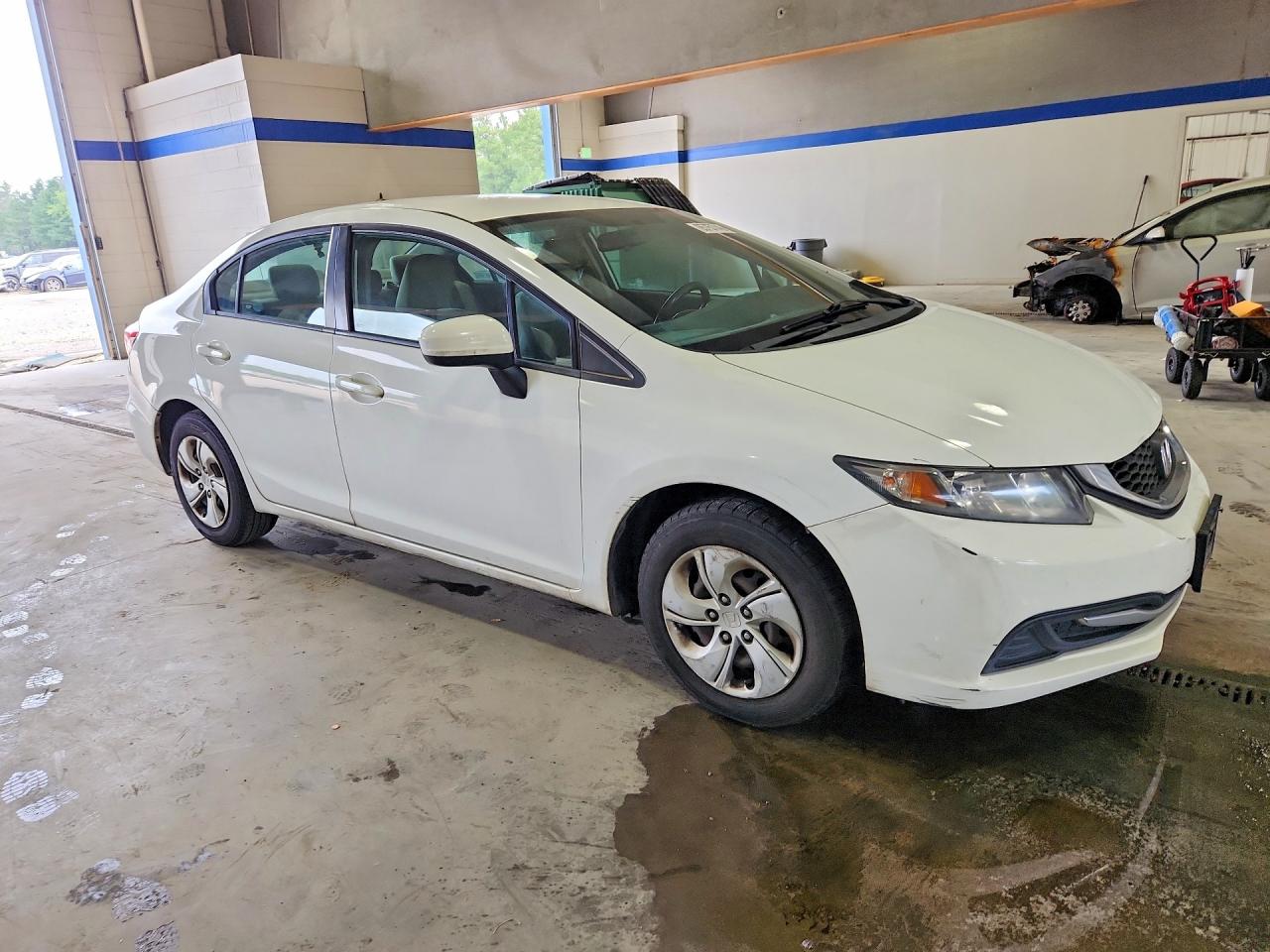 2014 Honda Civic White vin: 19XFB2F58EE204109