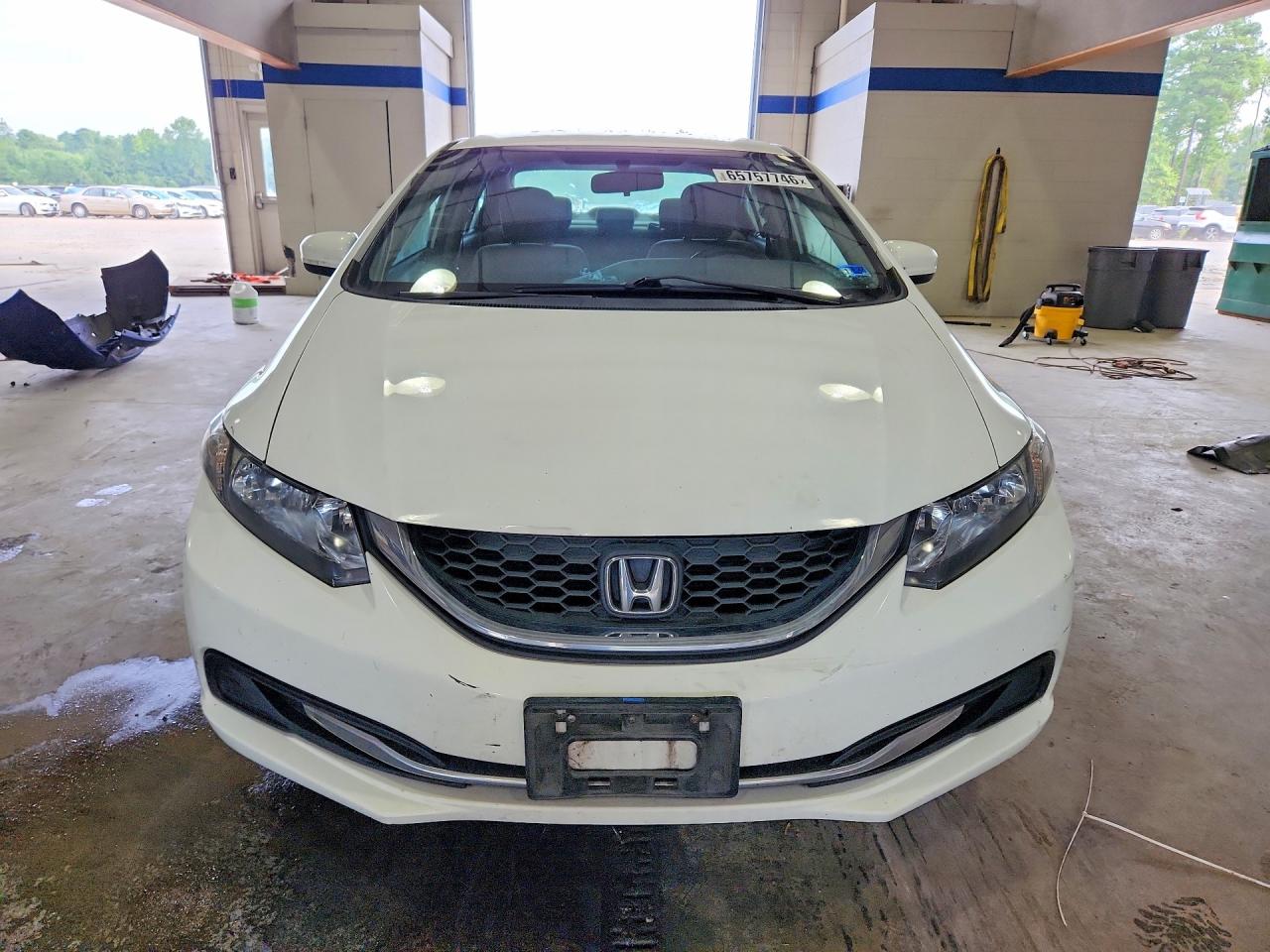 2014 Honda Civic White vin: 19XFB2F58EE204109