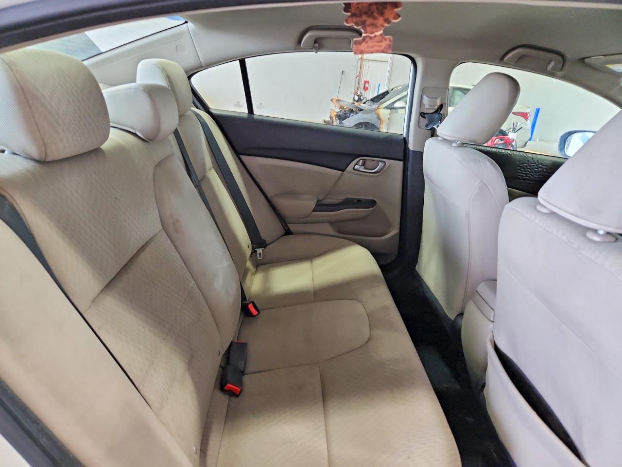 2014 Honda Civic White vin: 19XFB2F58EE204109