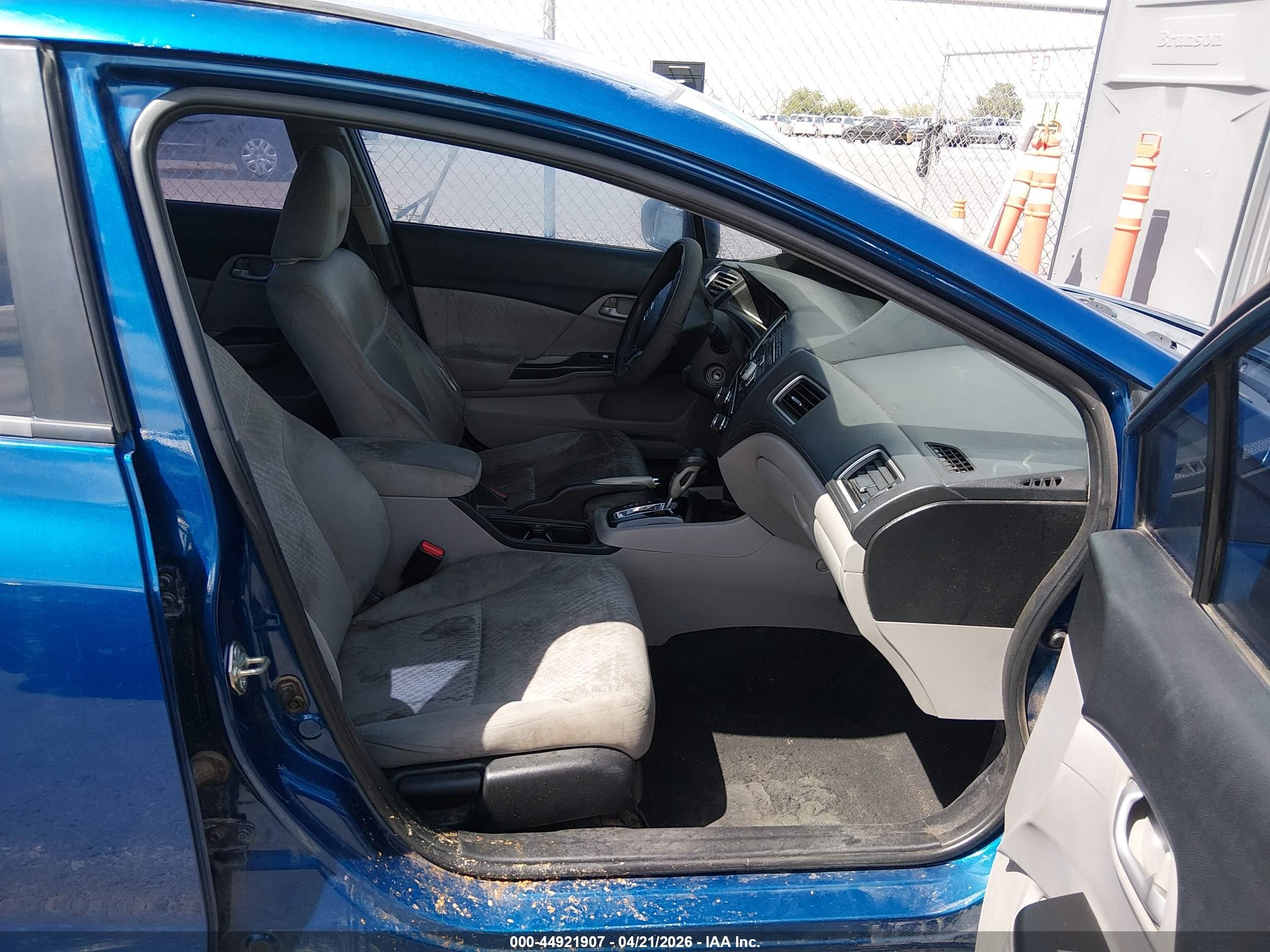2015 Honda Civic Lx Blue vin: 19XFB2F58FE009659