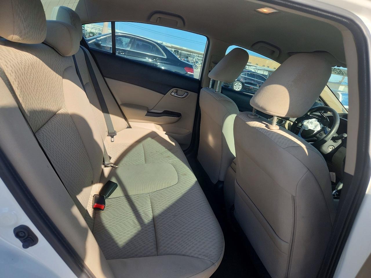 2015 Honda Civic Lx Белый vin: 19XFB2F58FE014750