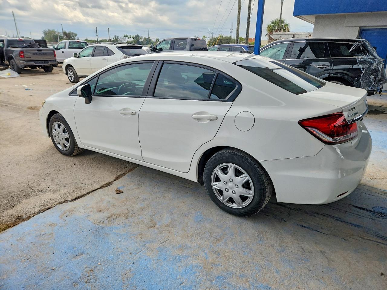 2015 Honda Civic Lx White vin: 19XFB2F58FE112211