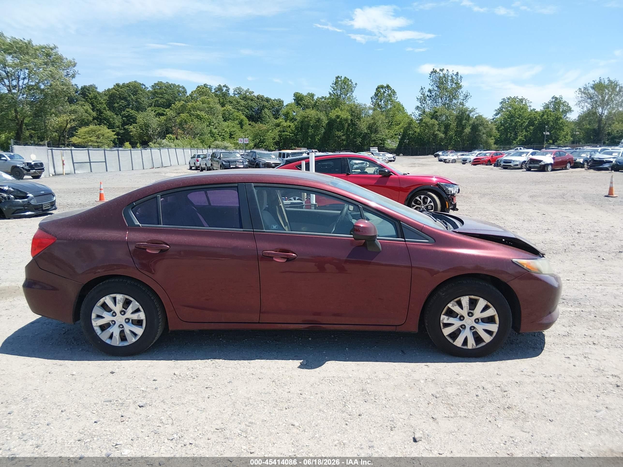 2012 Honda Civic Lx Burgundy vin: 19XFB2F59CE377277