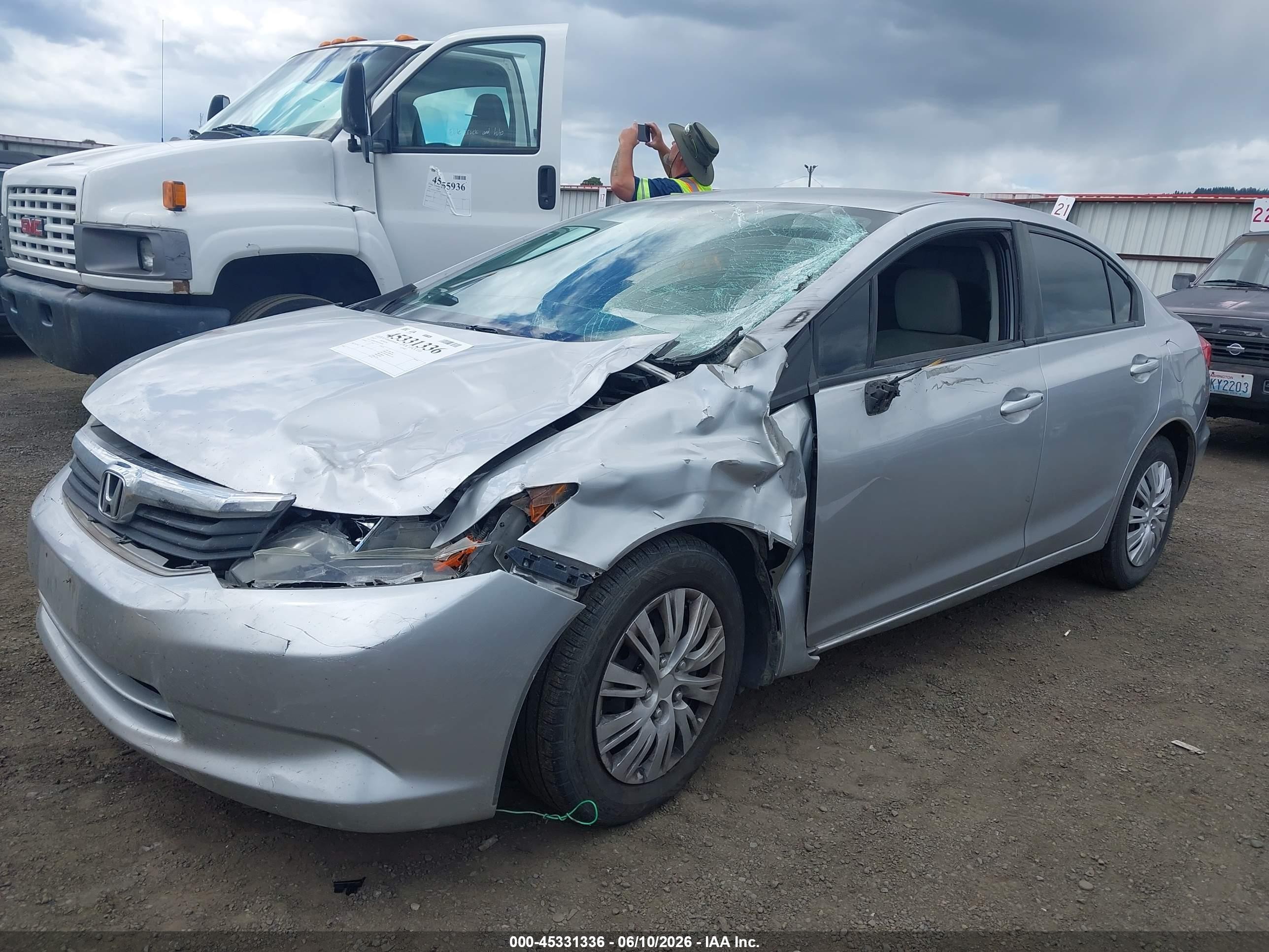 2012 Honda Civic Lx Silver vin: 19XFB2F59CE381684