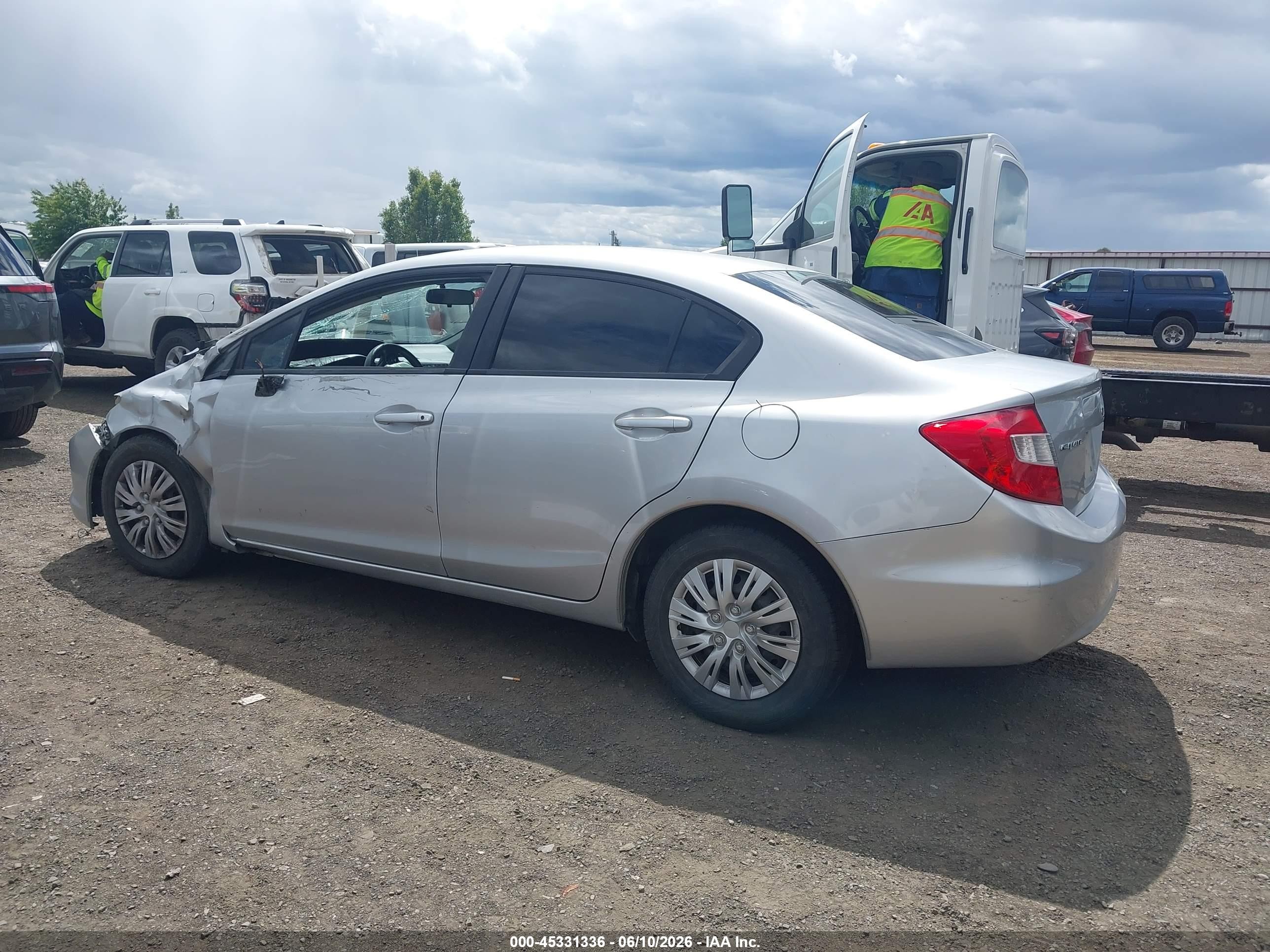 2012 Honda Civic Lx Silver vin: 19XFB2F59CE381684