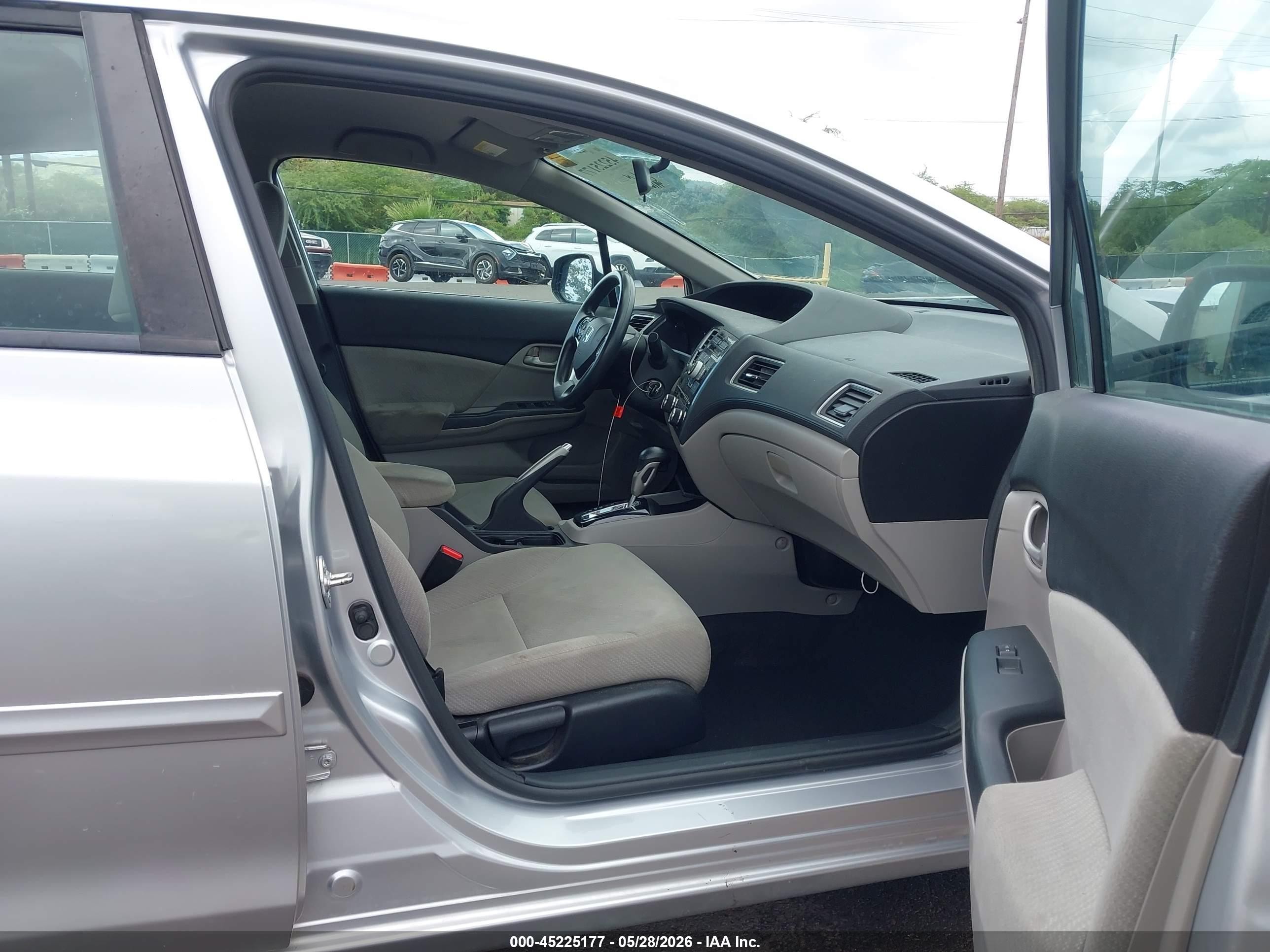 2013 Honda Civic Lx Silver vin: 19XFB2F59DE025236