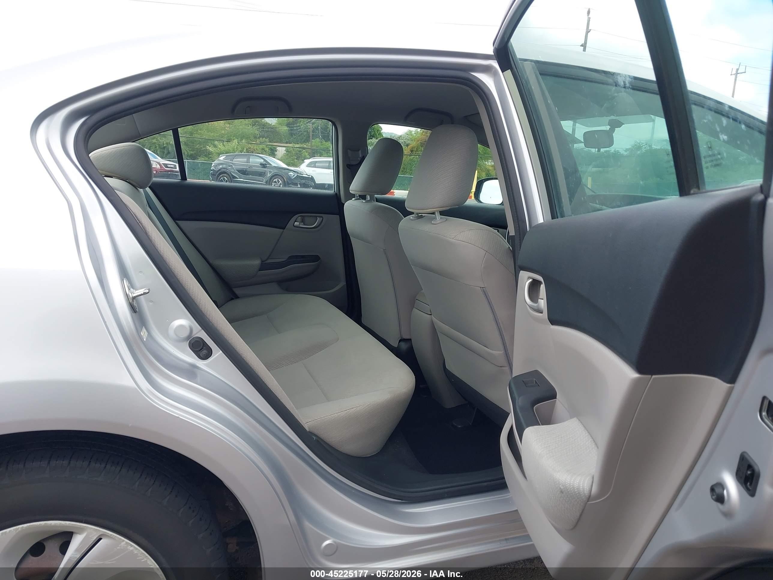 2013 Honda Civic Lx Silver vin: 19XFB2F59DE025236