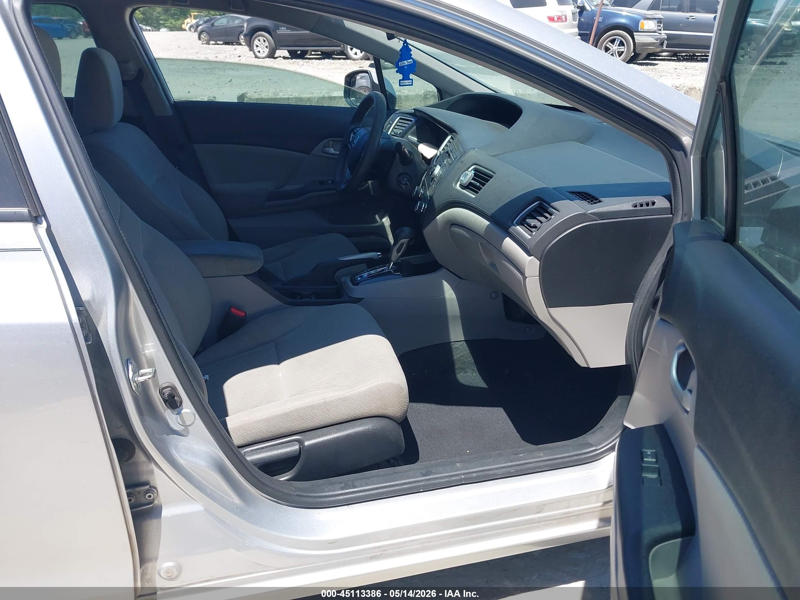 2013 Honda Civic Lx Silver vin: 19XFB2F59DE040738