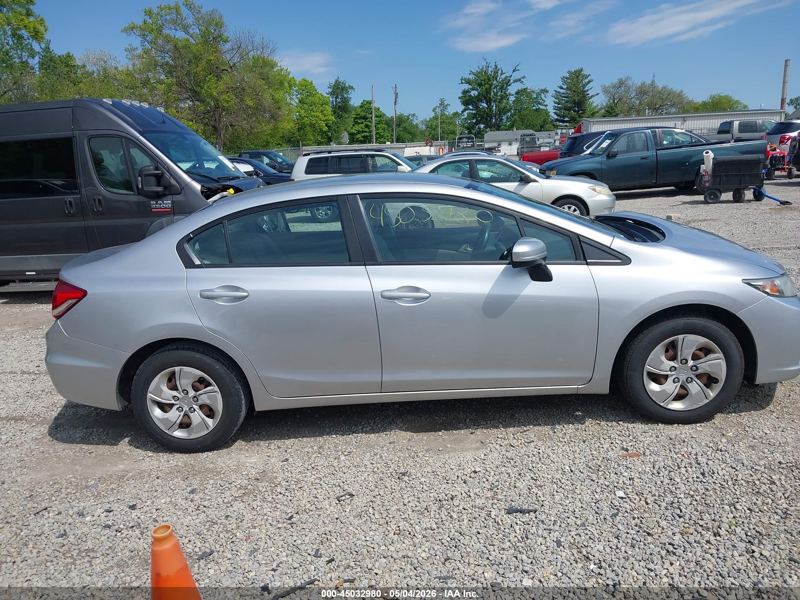 2014 Honda Civic Lx Silver vin: 19XFB2F59EE057184