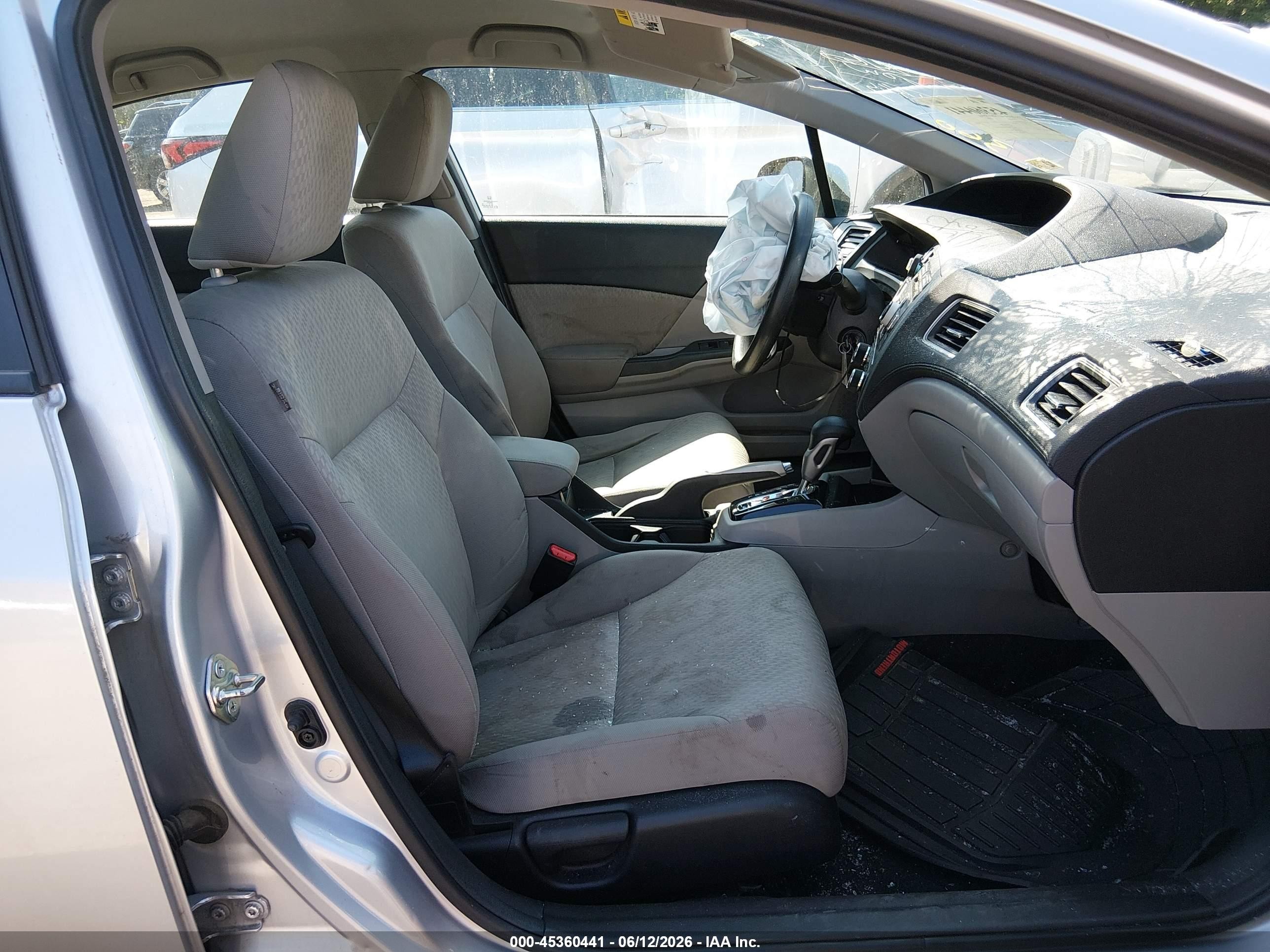 2015 Honda Civic Lx Silver vin: 19XFB2F59FE283176