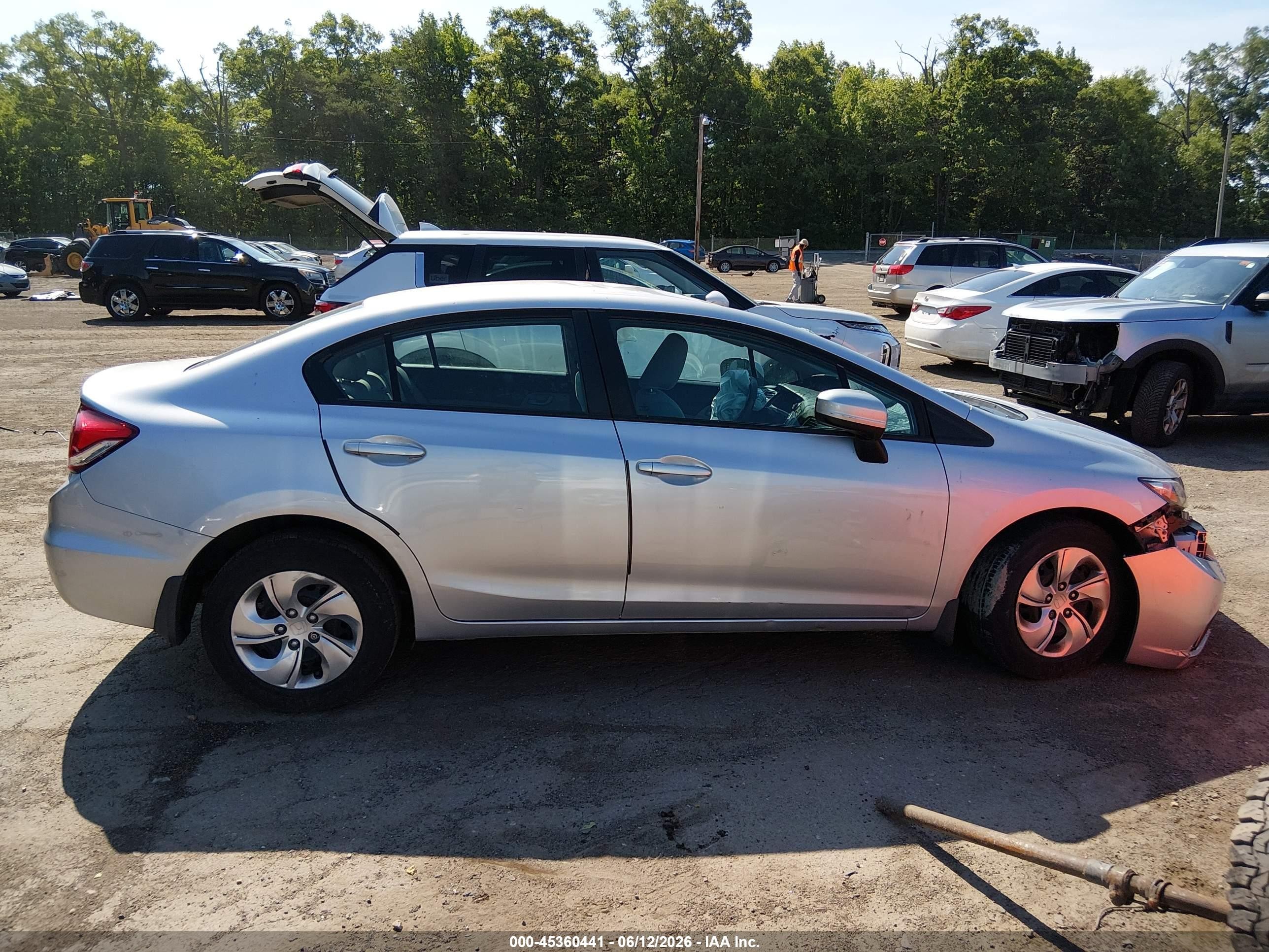 2015 Honda Civic Lx Silver vin: 19XFB2F59FE283176