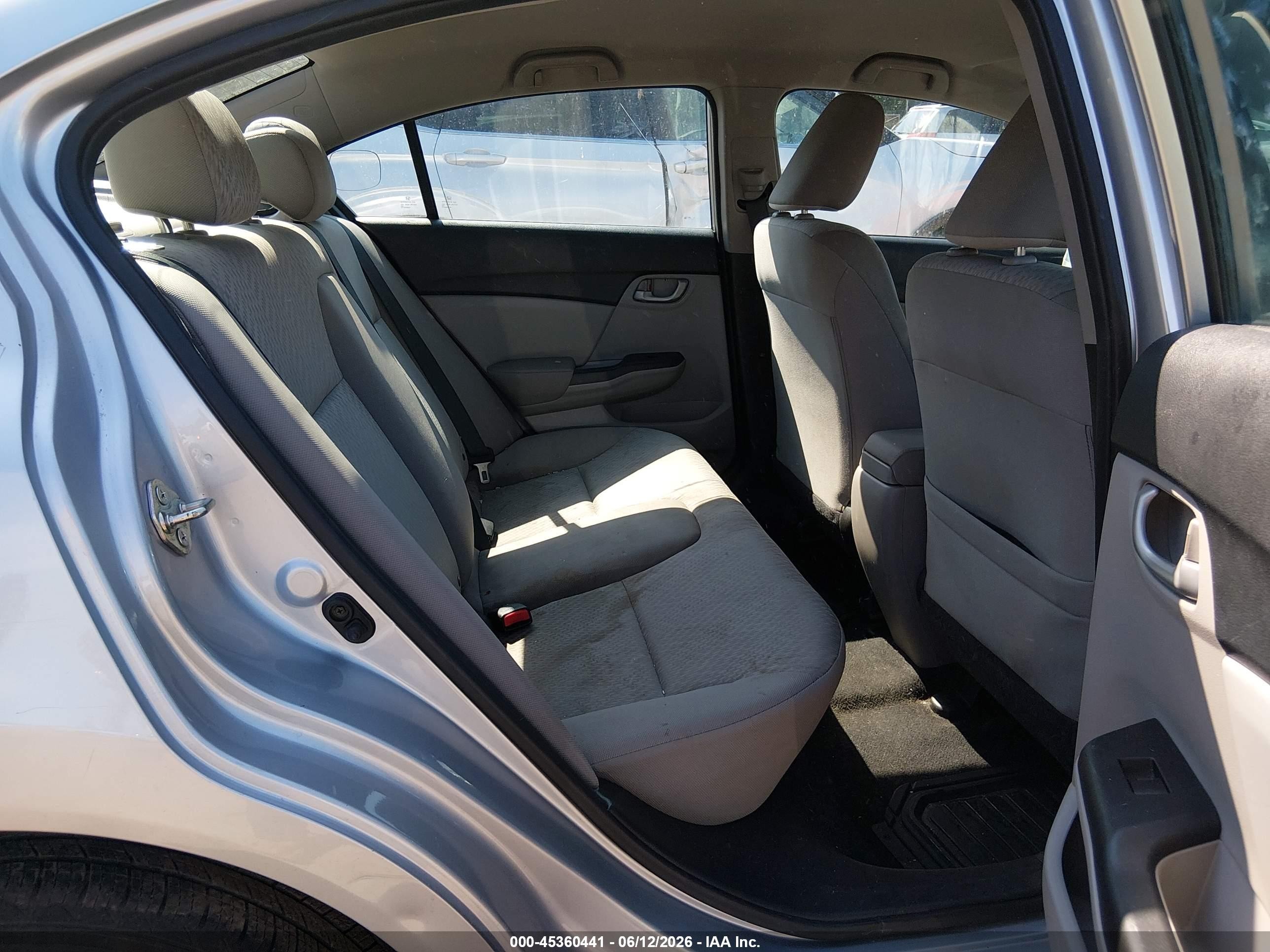 2015 Honda Civic Lx Silver vin: 19XFB2F59FE283176