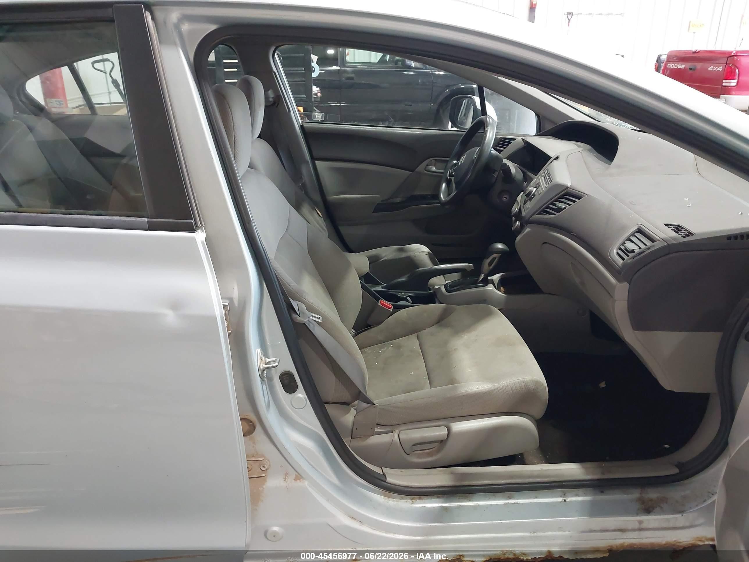 2012 Honda Civic Lx Серебряный vin: 19XFB2F5XCE007293