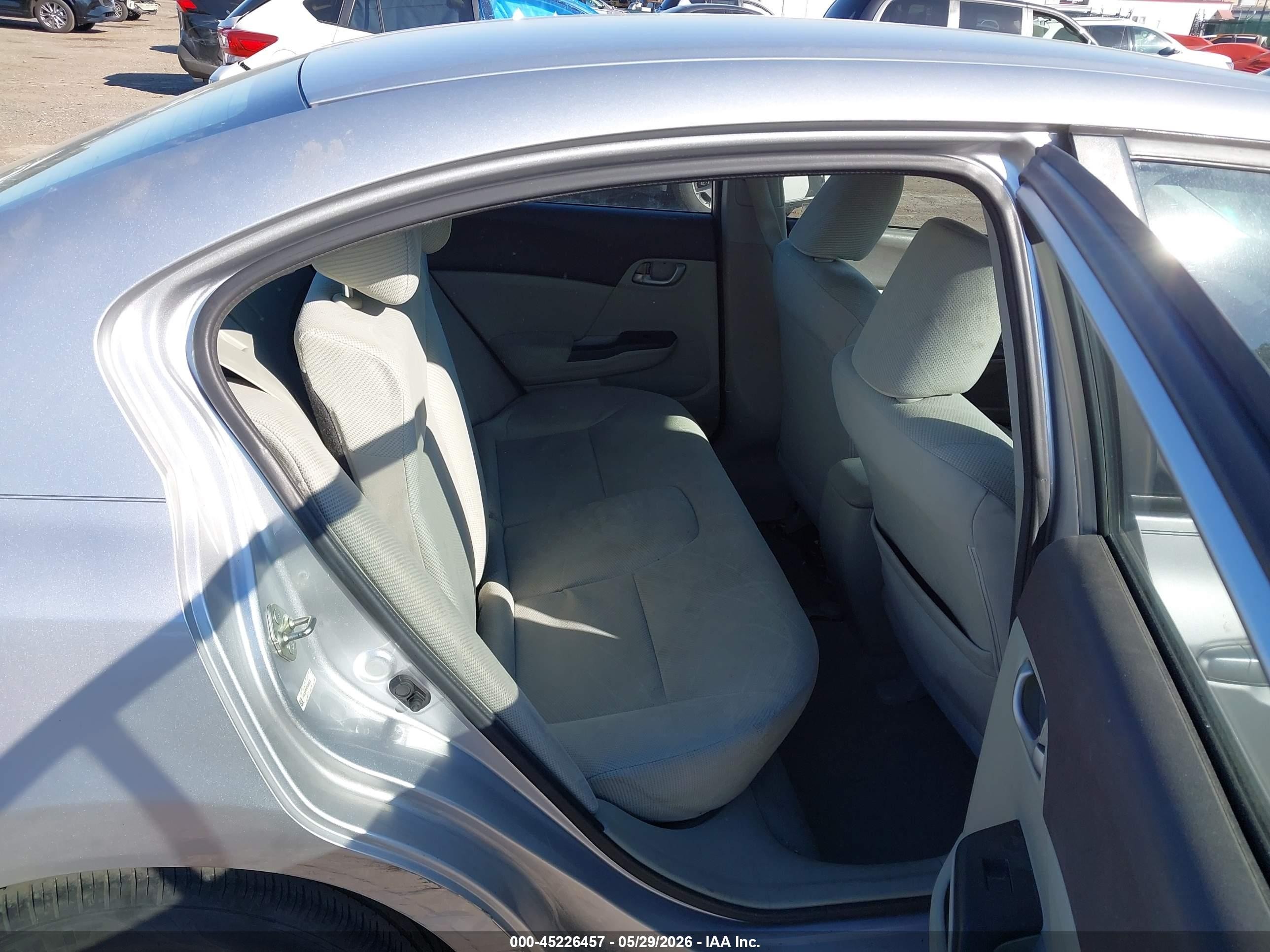 2012 Honda Civic Lx Серебряный vin: 19XFB2F5XCE355823