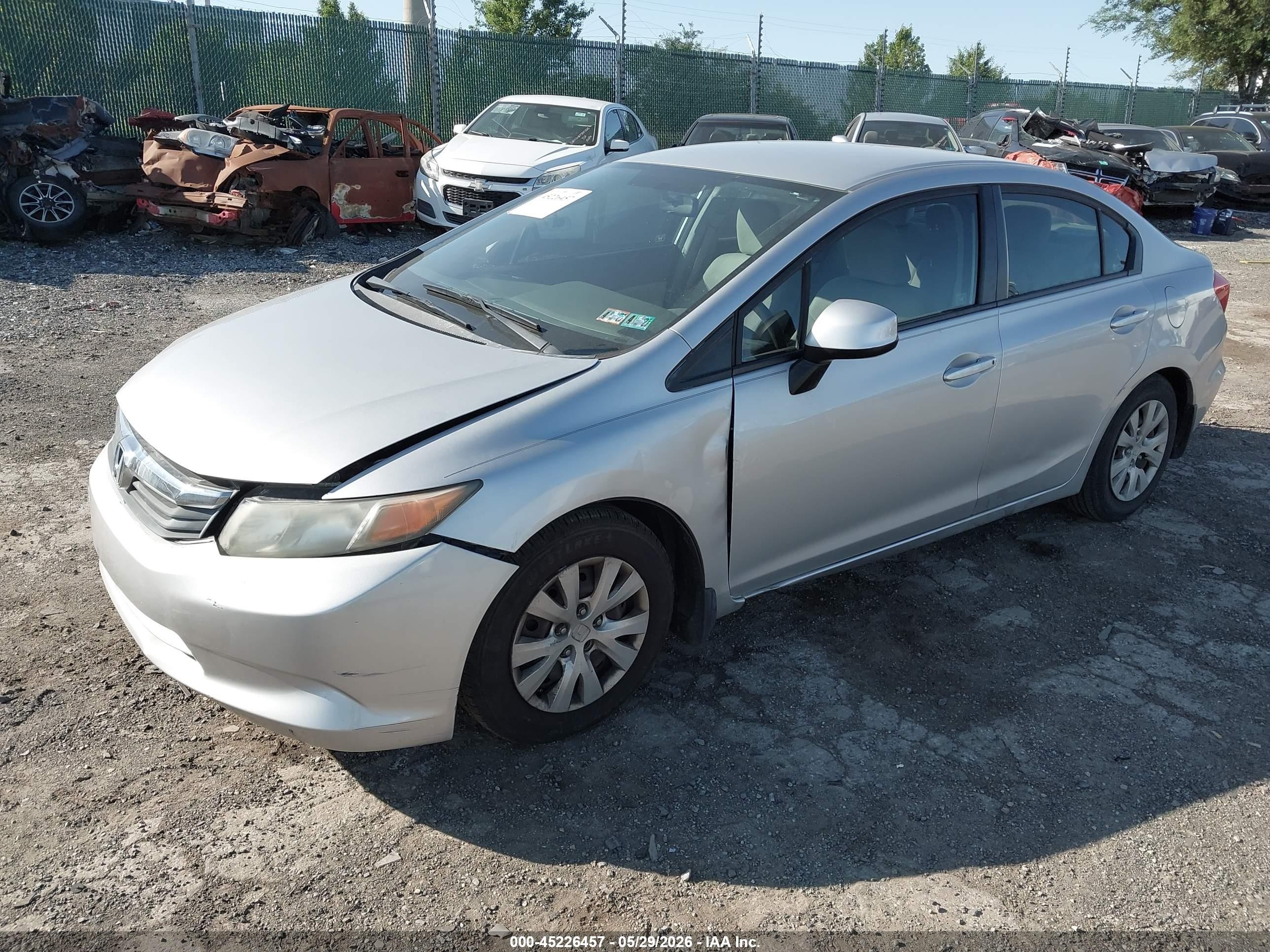 2012 Honda Civic Lx Серебряный vin: 19XFB2F5XCE355823