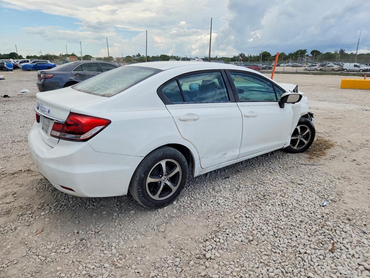 2015 Honda Civic Se Белый vin: 19XFB2F79FE117998