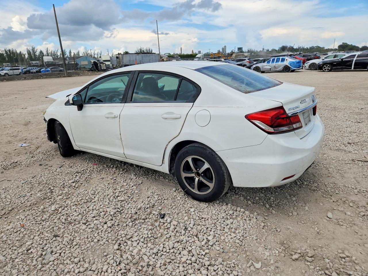 2015 Honda Civic Se Белый vin: 19XFB2F79FE117998