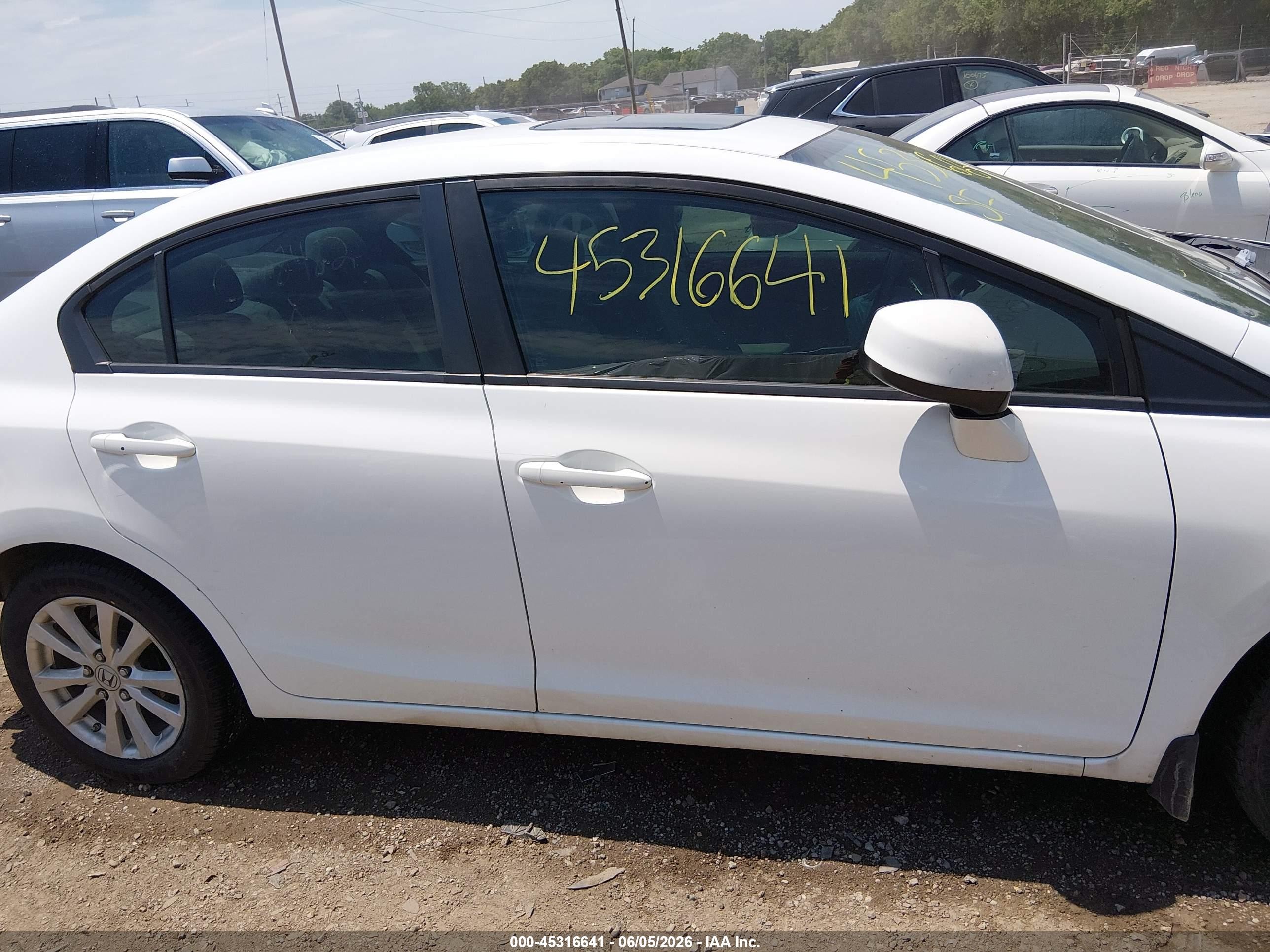 2012 Honda Civic Ex White vin: 19XFB2F82CE078482
