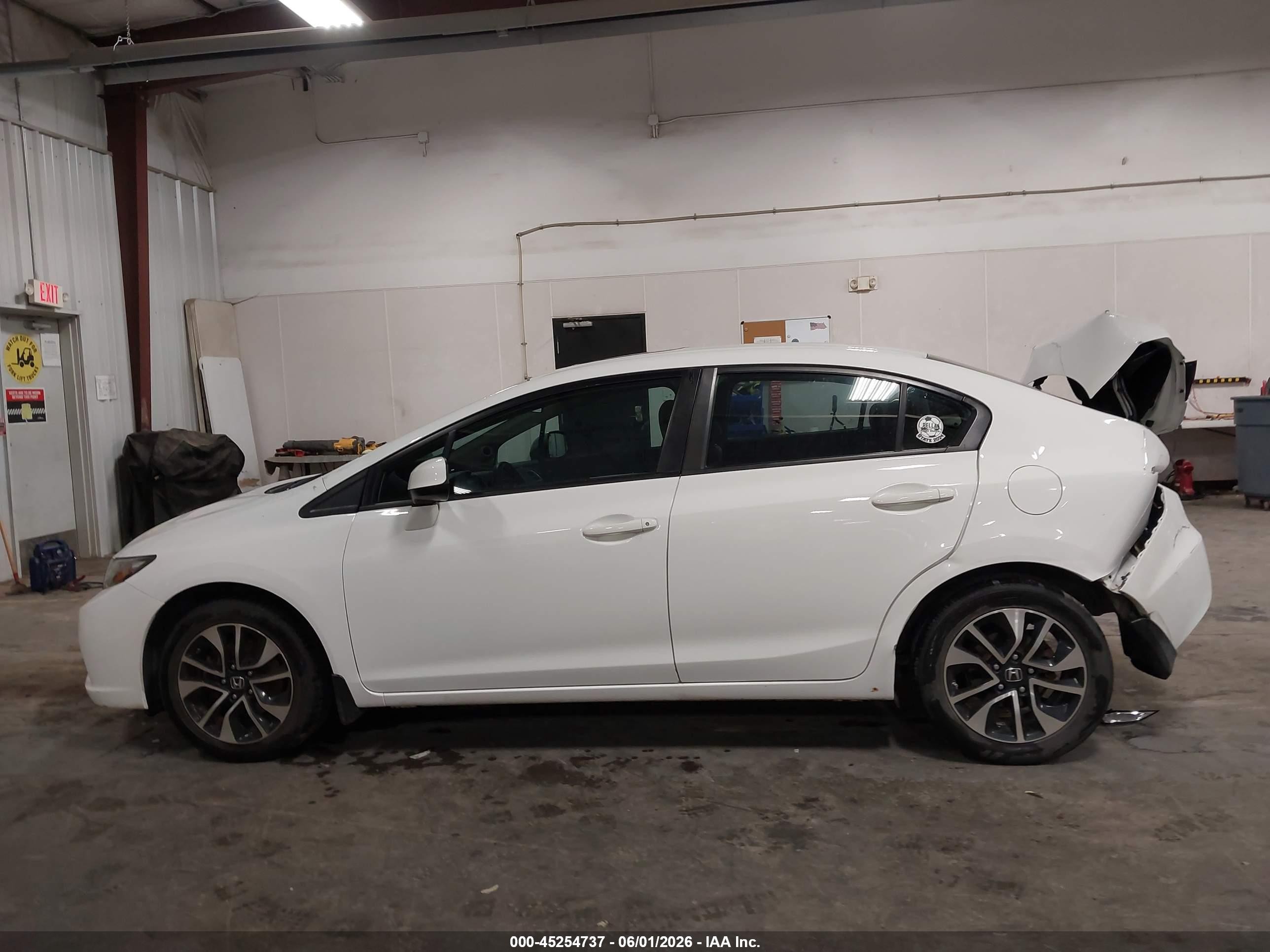 2013 Honda Civic Ex Белый vin: 19XFB2F84DE078677