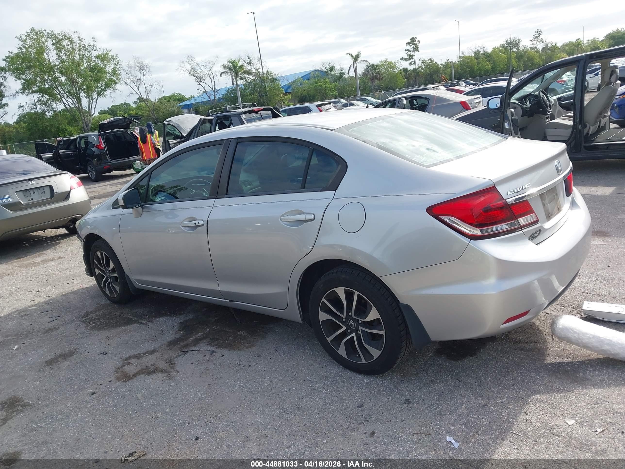 2015 Honda Civic Ex Серебряный vin: 19XFB2F84FE018871