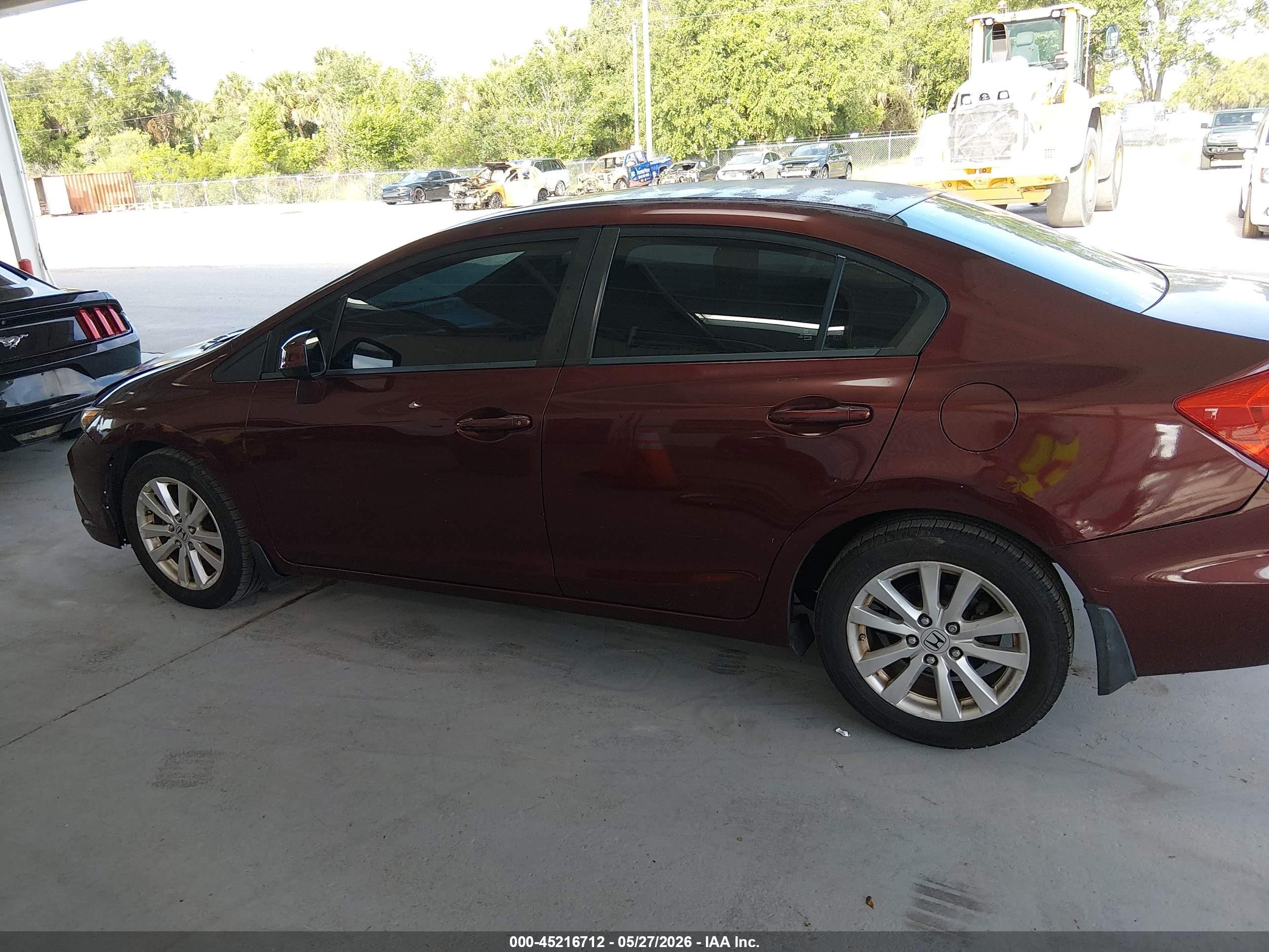 2012 Honda Civic Ex Burgundy vin: 19XFB2F85CE041202
