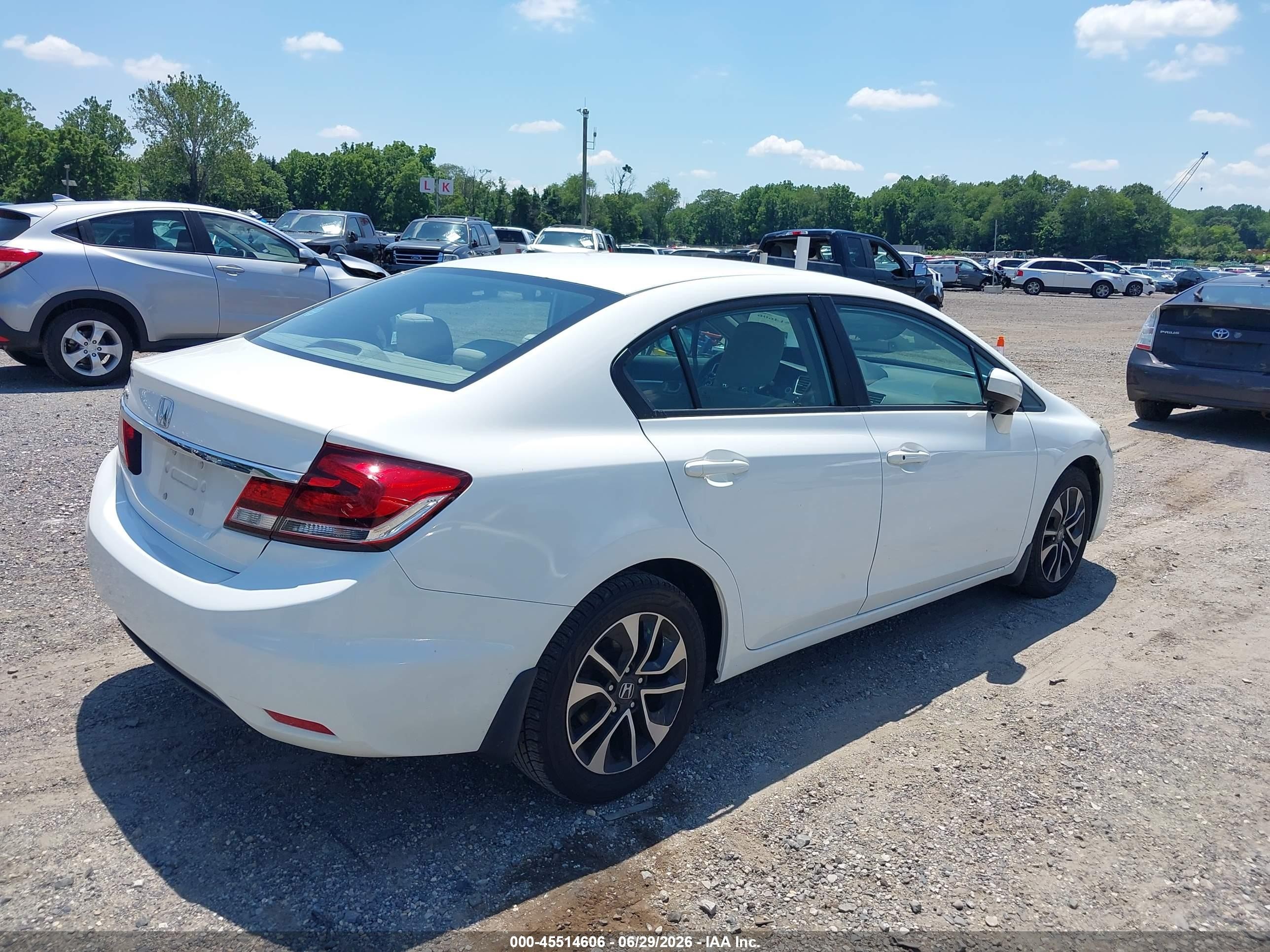 2015 Honda Civic Ex White vin: 19XFB2F85FE228198