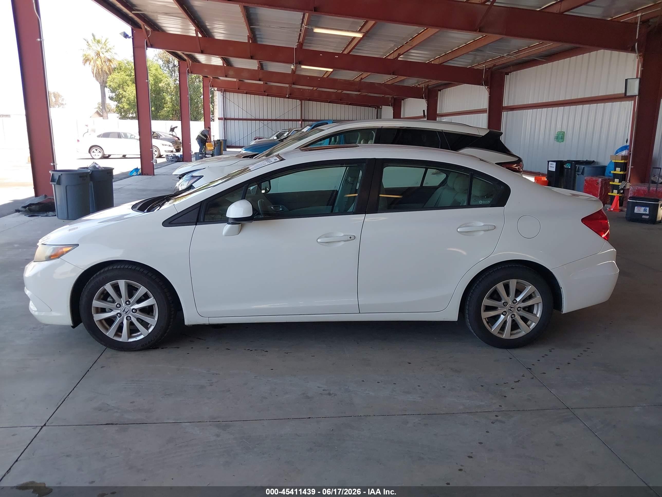2012 Honda Civic Ex White vin: 19XFB2F87CE329559