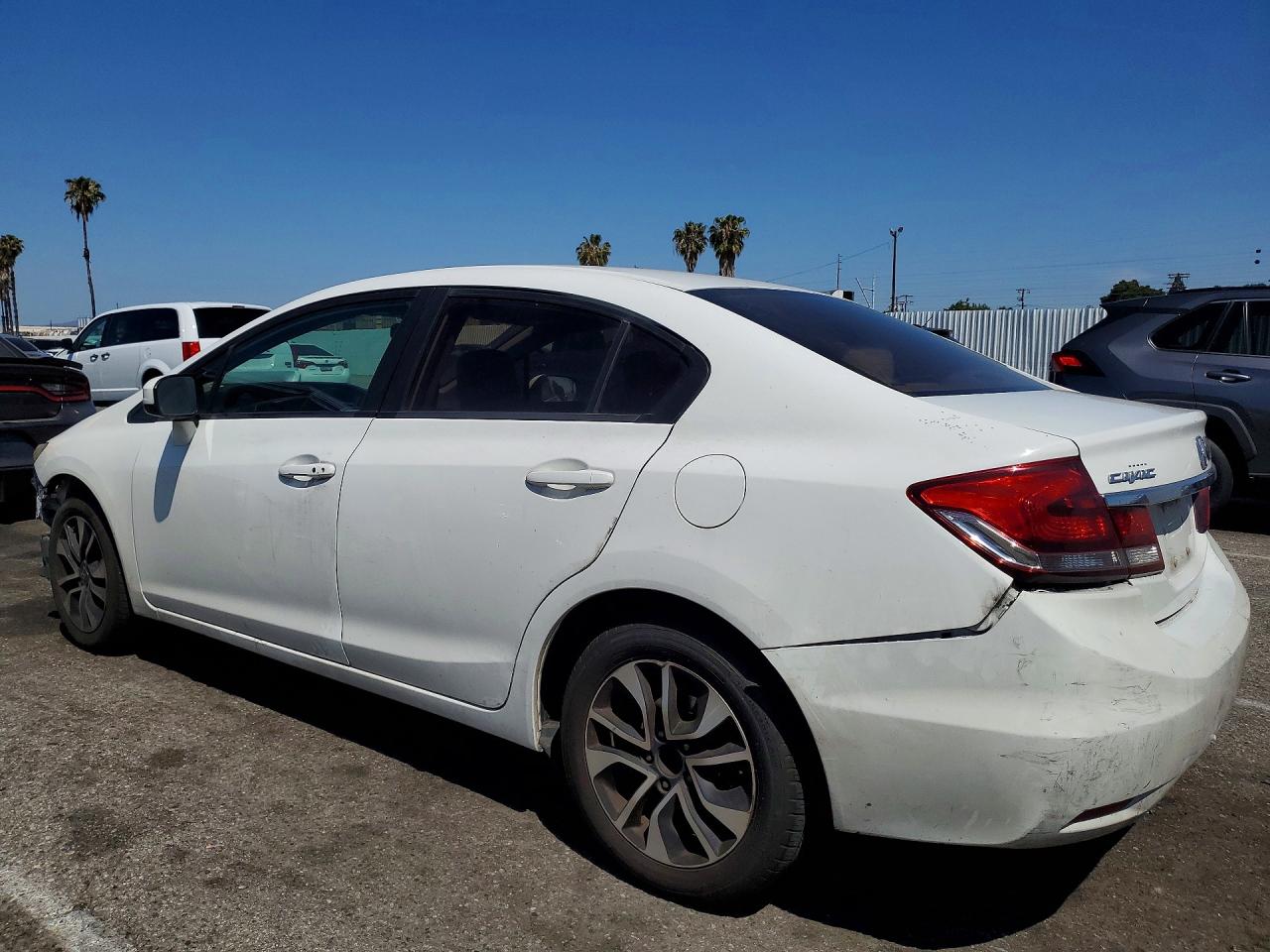 2014 Honda Civic White vin: 19XFB2F87EE258656