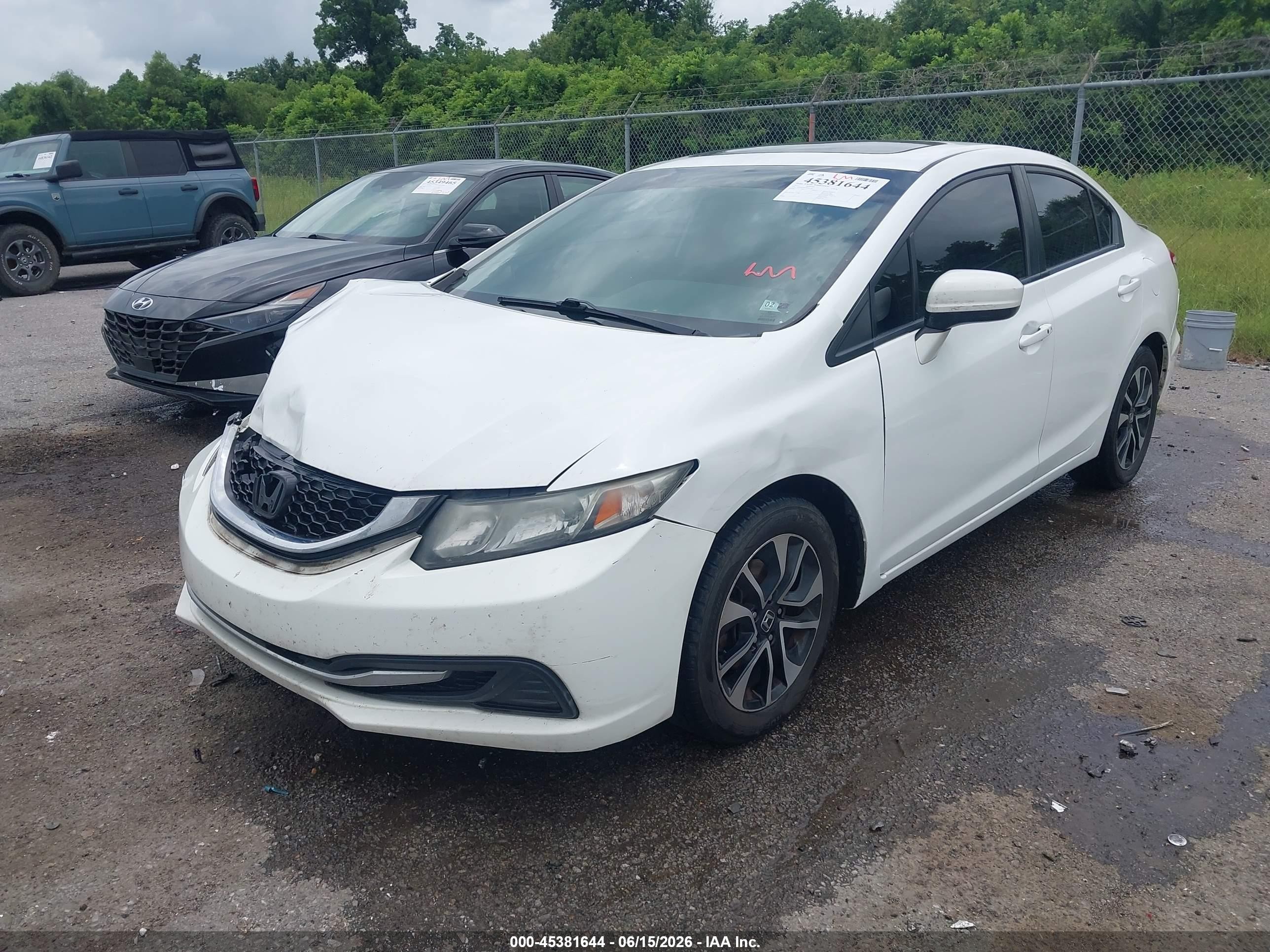 2015 Honda Civic Ex White vin: 19XFB2F87FE081768