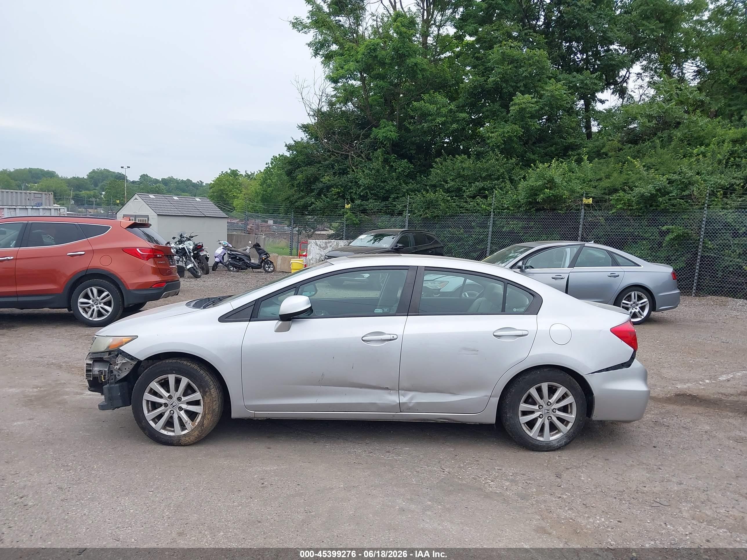 2012 Honda Civic Ex Silver vin: 19XFB2F88CE035555