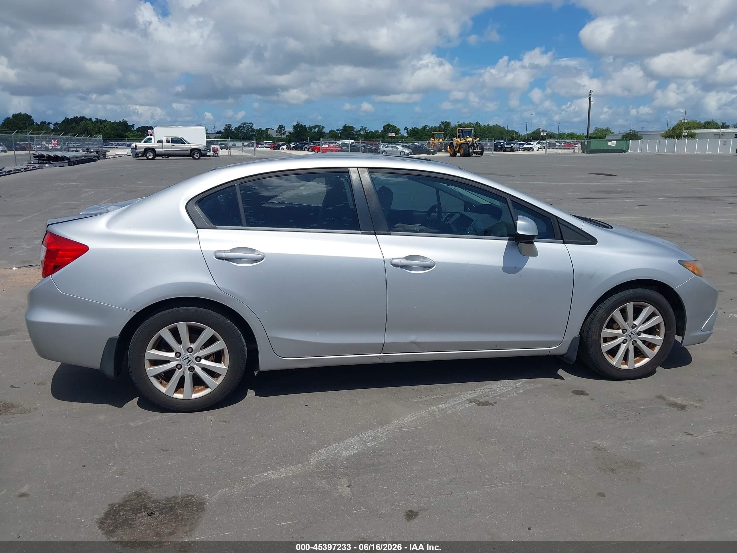 2012 Honda Civic Ex Silver vin: 19XFB2F88CE046524