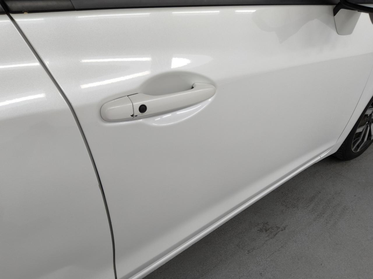 2015 Honda Civic Exl White vin: 19XFB2F91FE268481 Damage: Right Front Door, Heavy Scratch, 1/2 To 1 Inch