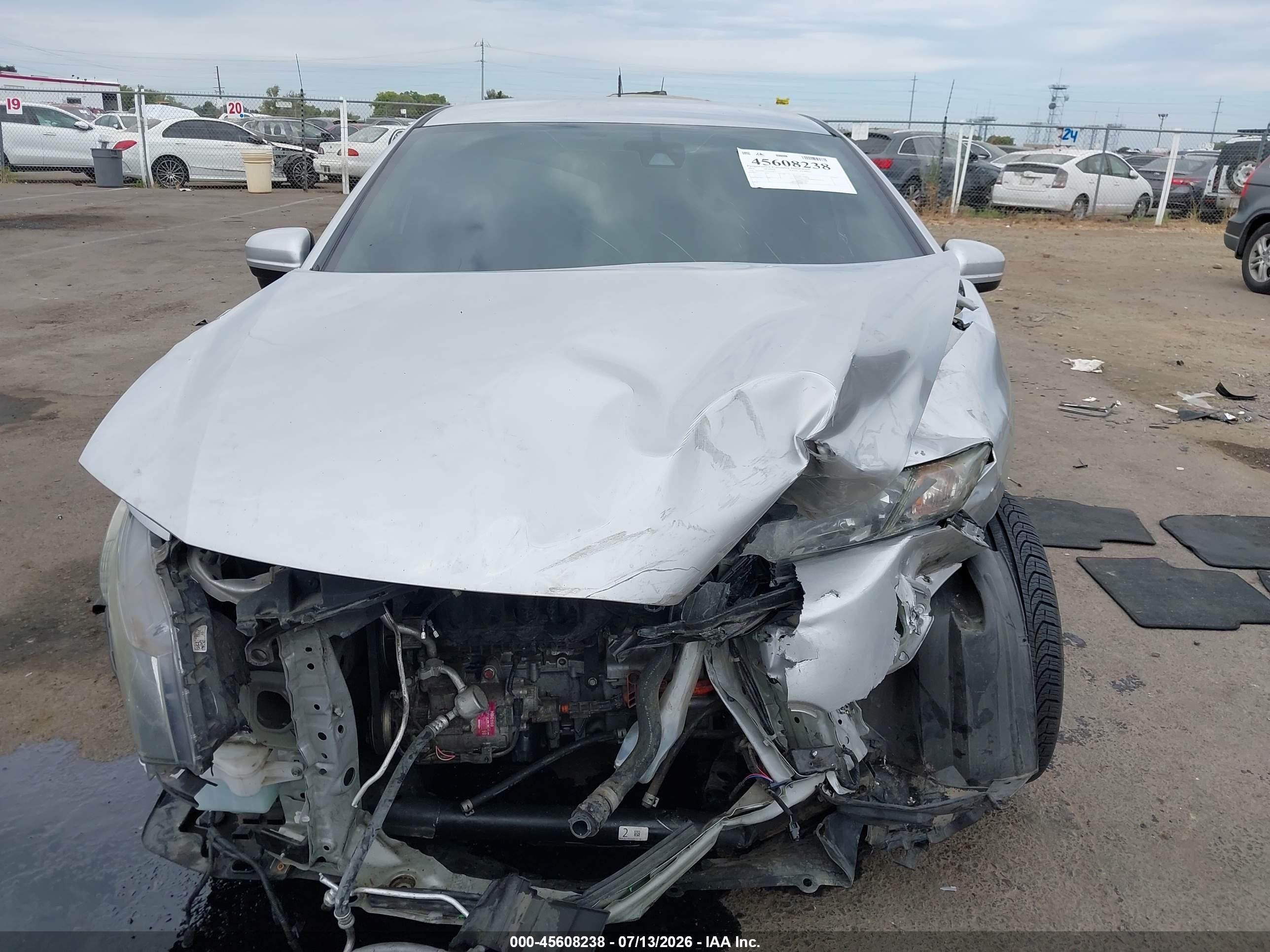 2015 Honda Civic Hybrid   Silver vin: 19XFB4F21FE201832