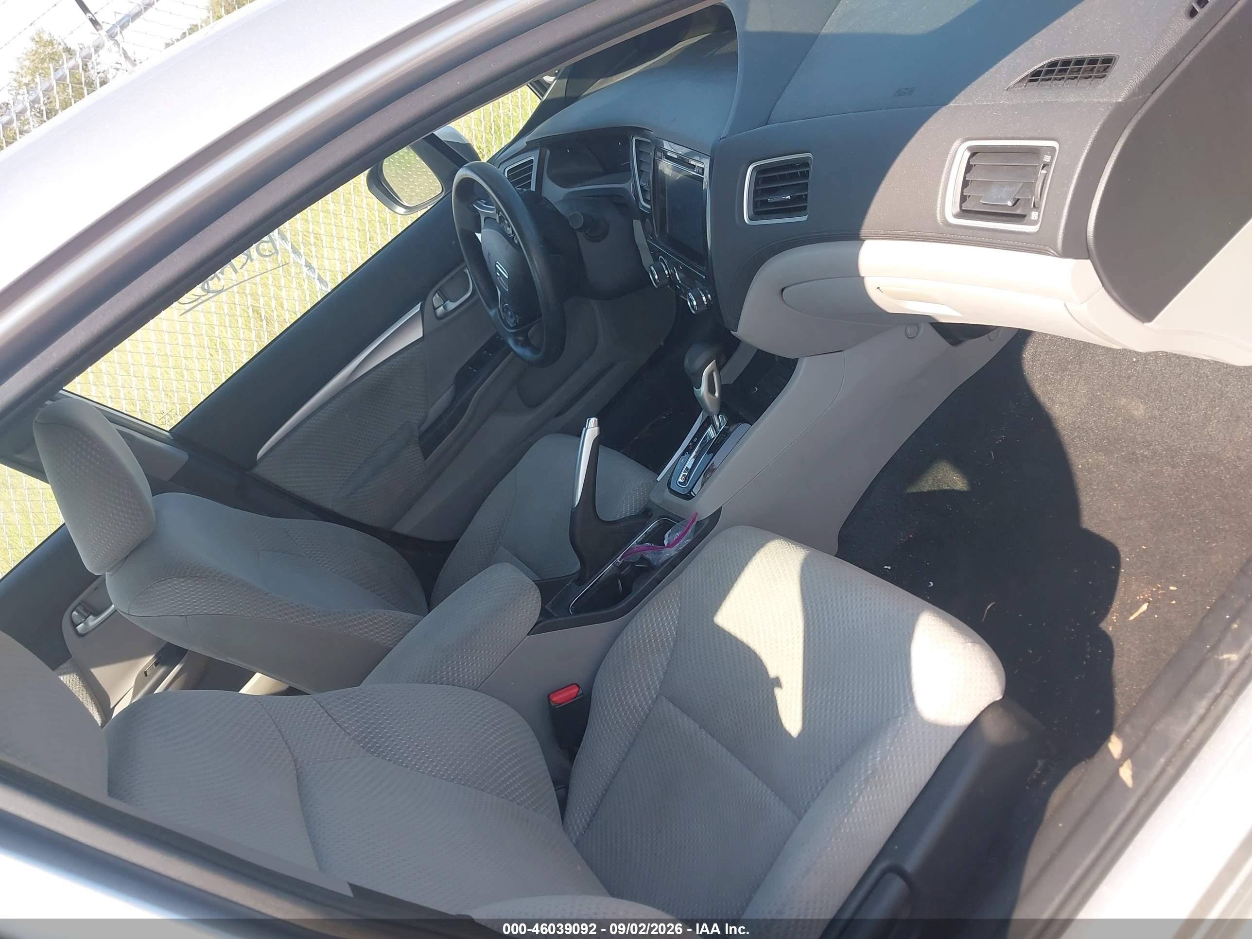 2014 Honda Civic Hybrid   Silver vin: 19XFB4F23EE002005