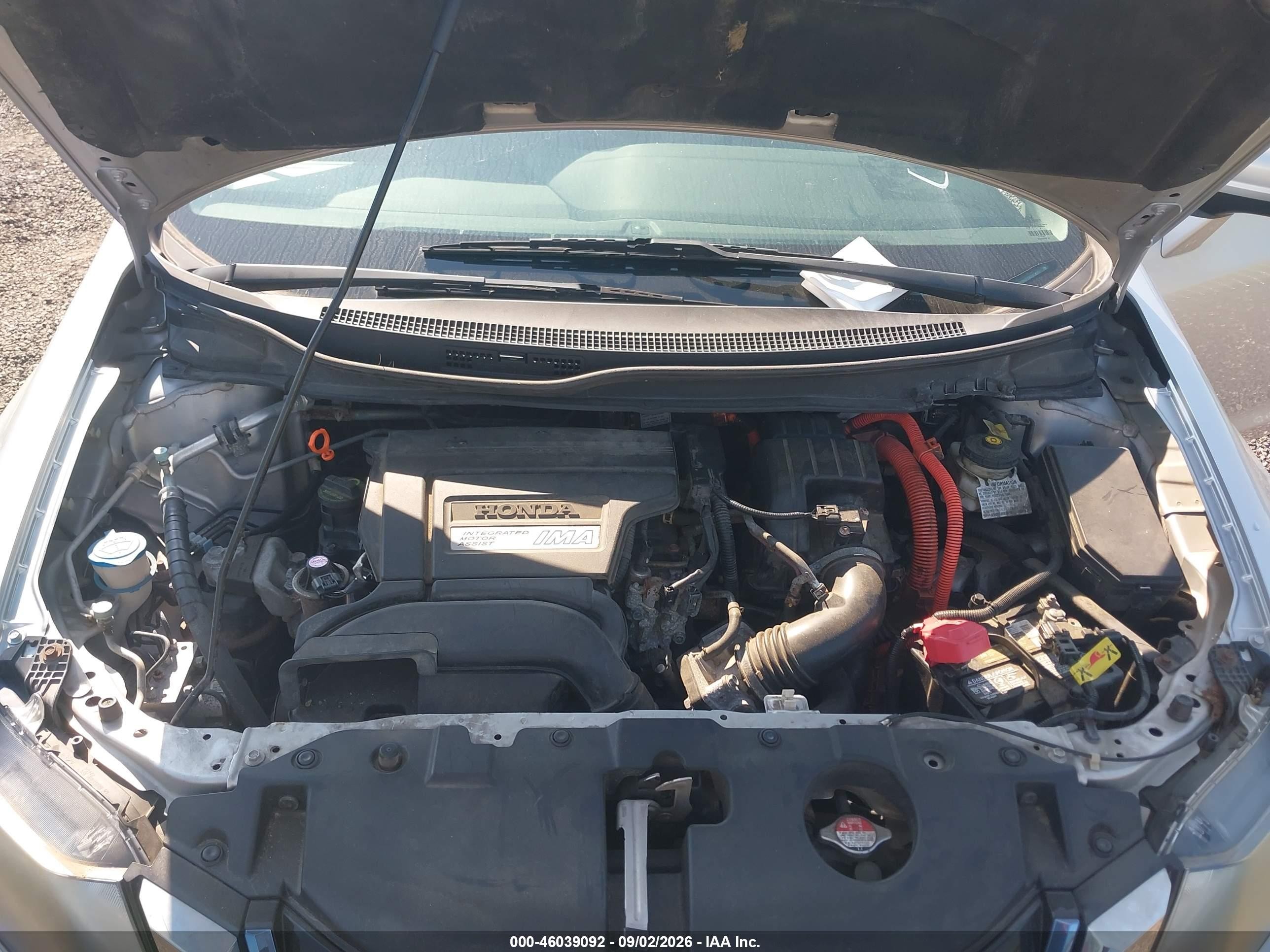 2014 Honda Civic Hybrid   Silver vin: 19XFB4F23EE002005