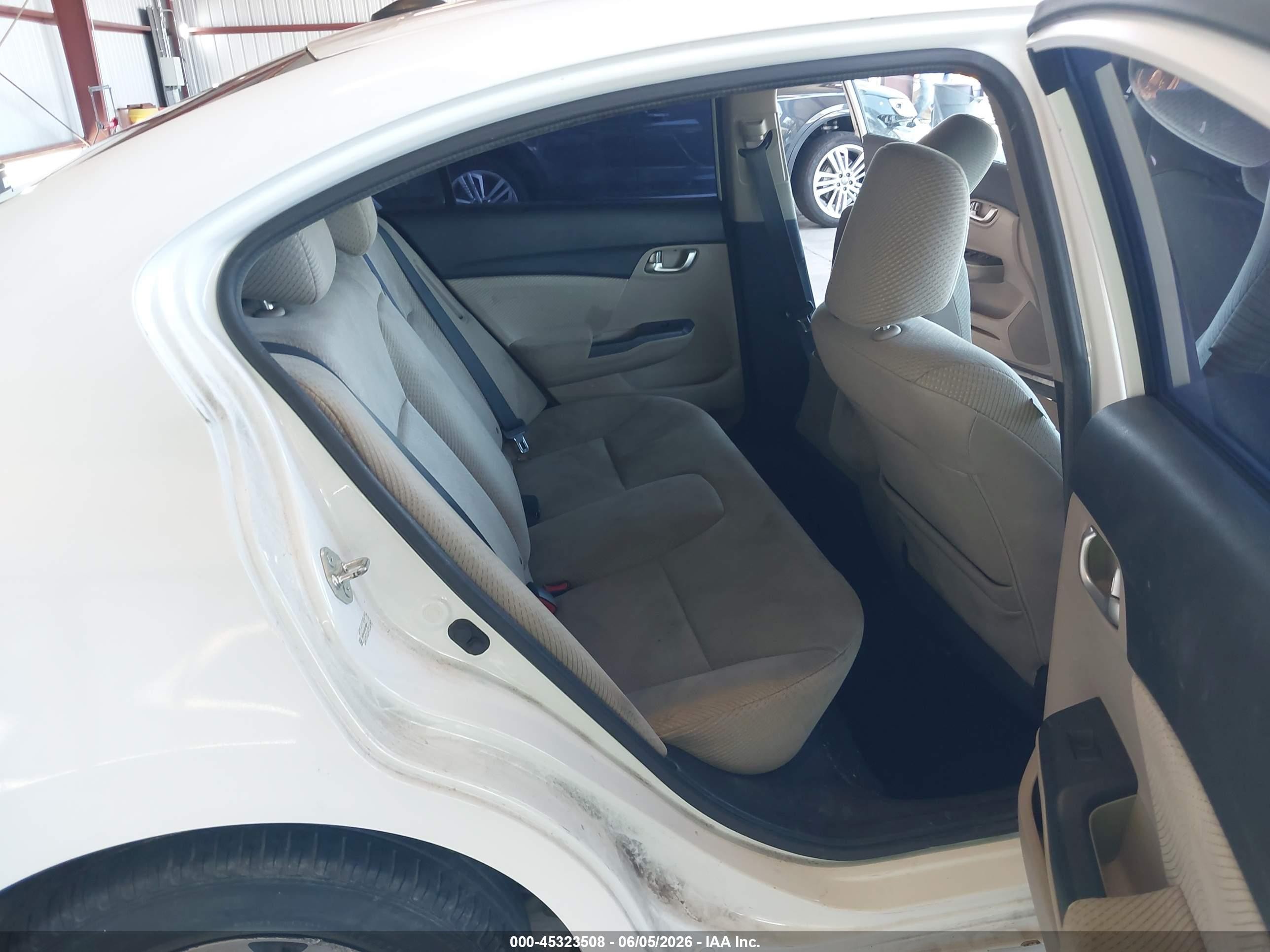 2013 Honda Civic Hybrid   Белый vin: 19XFB4F24DE200896