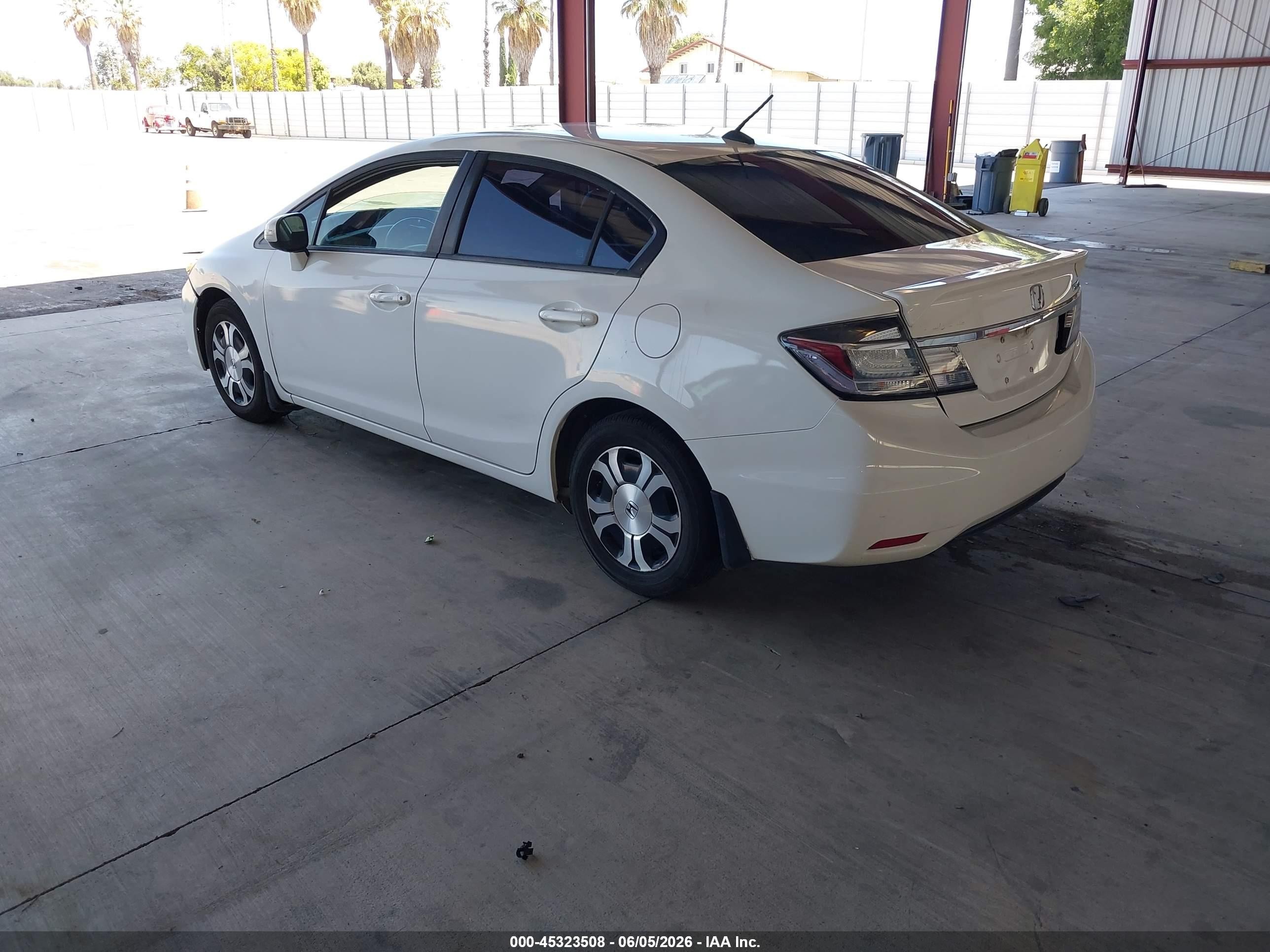 2013 Honda Civic Hybrid   Белый vin: 19XFB4F24DE200896