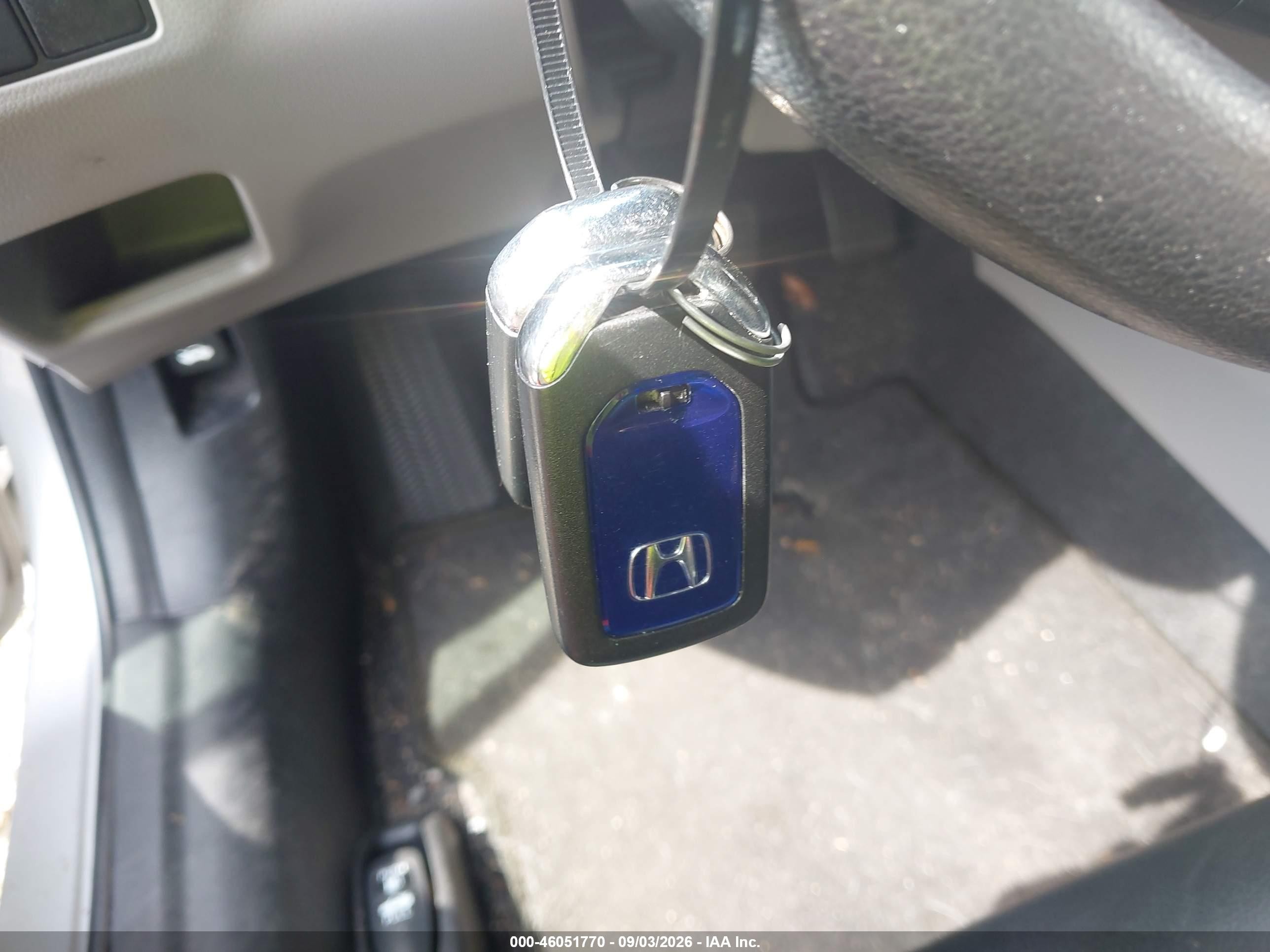 2014 Honda Civic Hybrid   Silver vin: 19XFB4F24EE201435