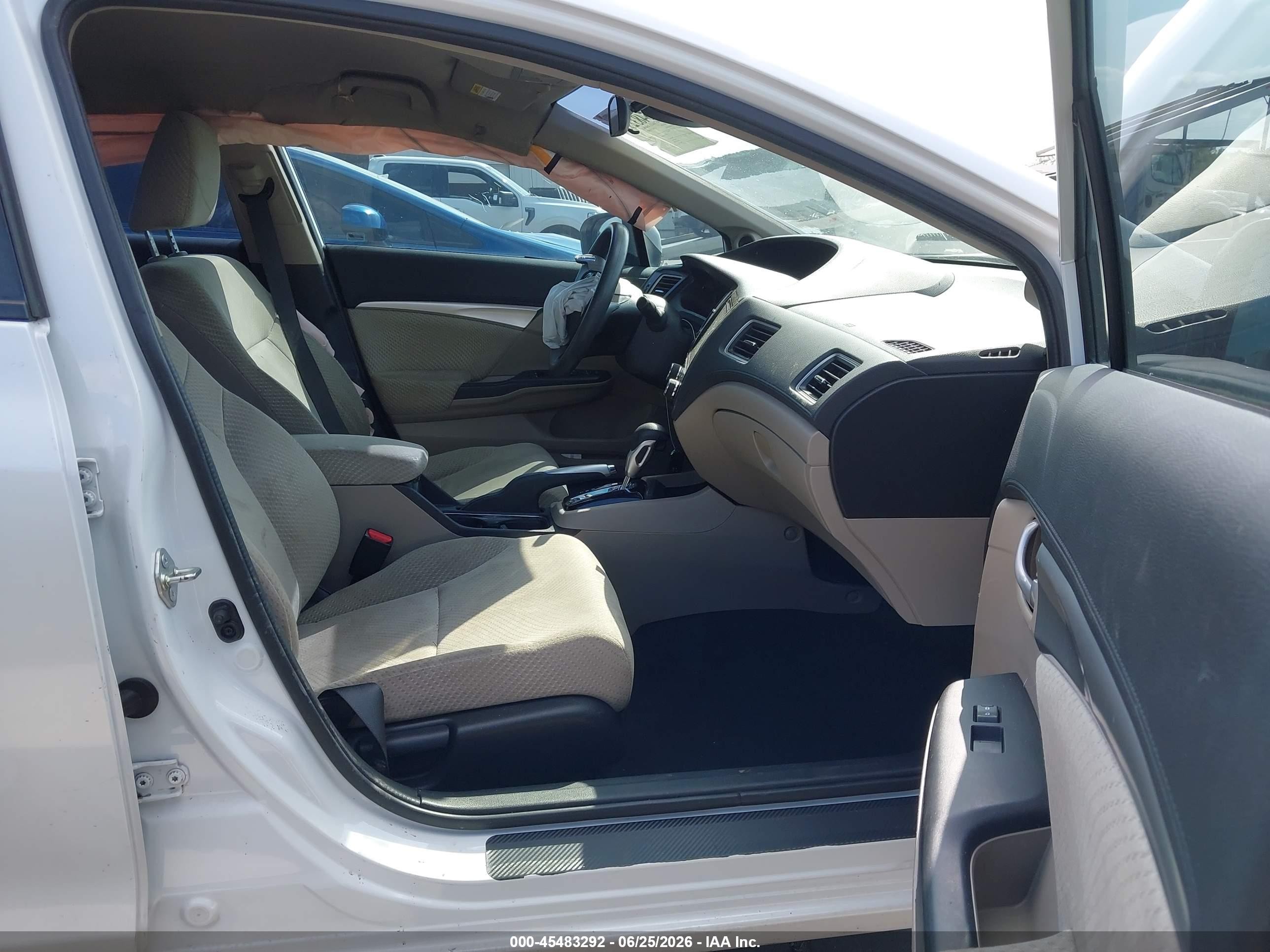 2015 Honda Civic Hybrid   Белый vin: 19XFB4F24FE000782